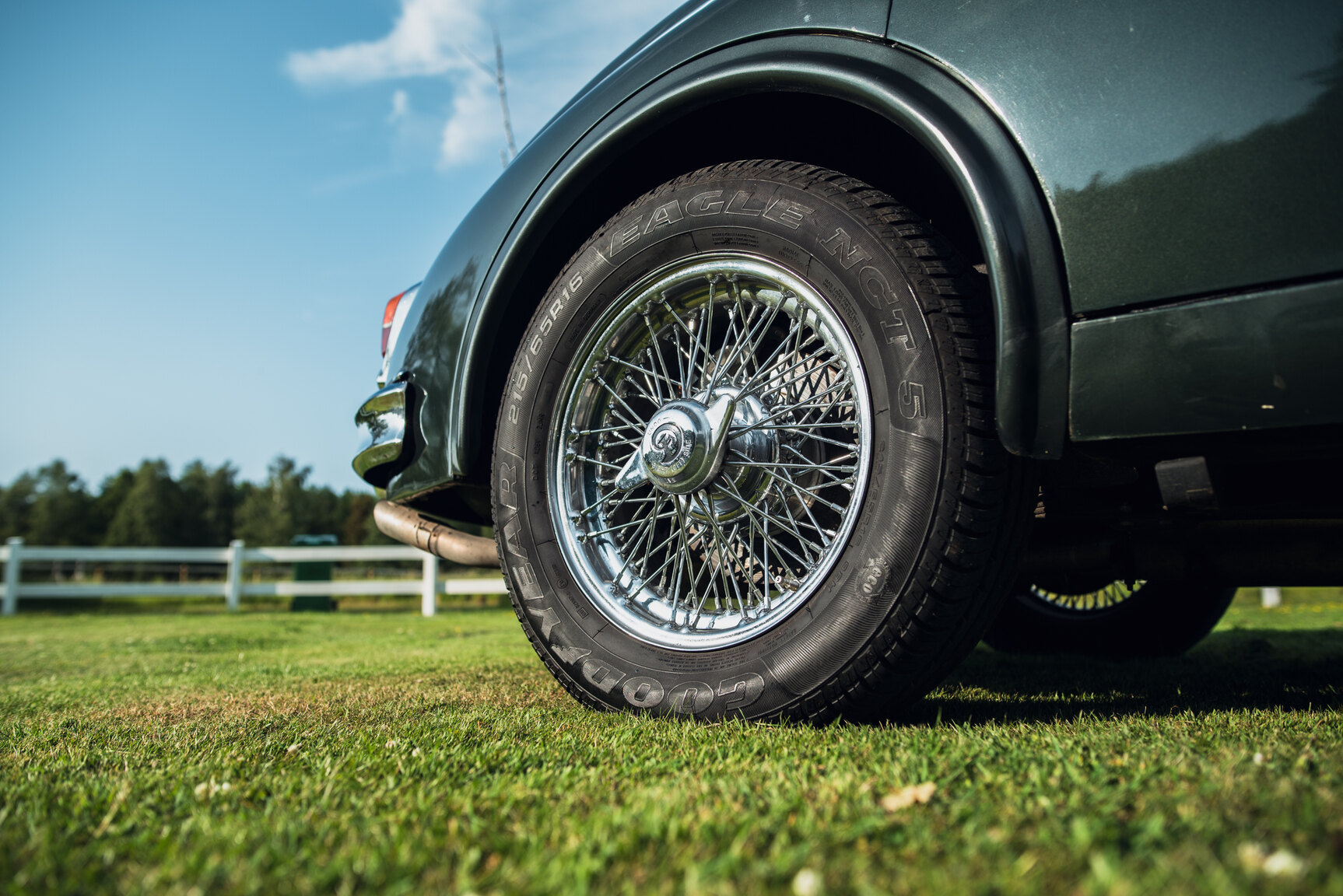 Exterior image of 1965 Daimler 250 V8