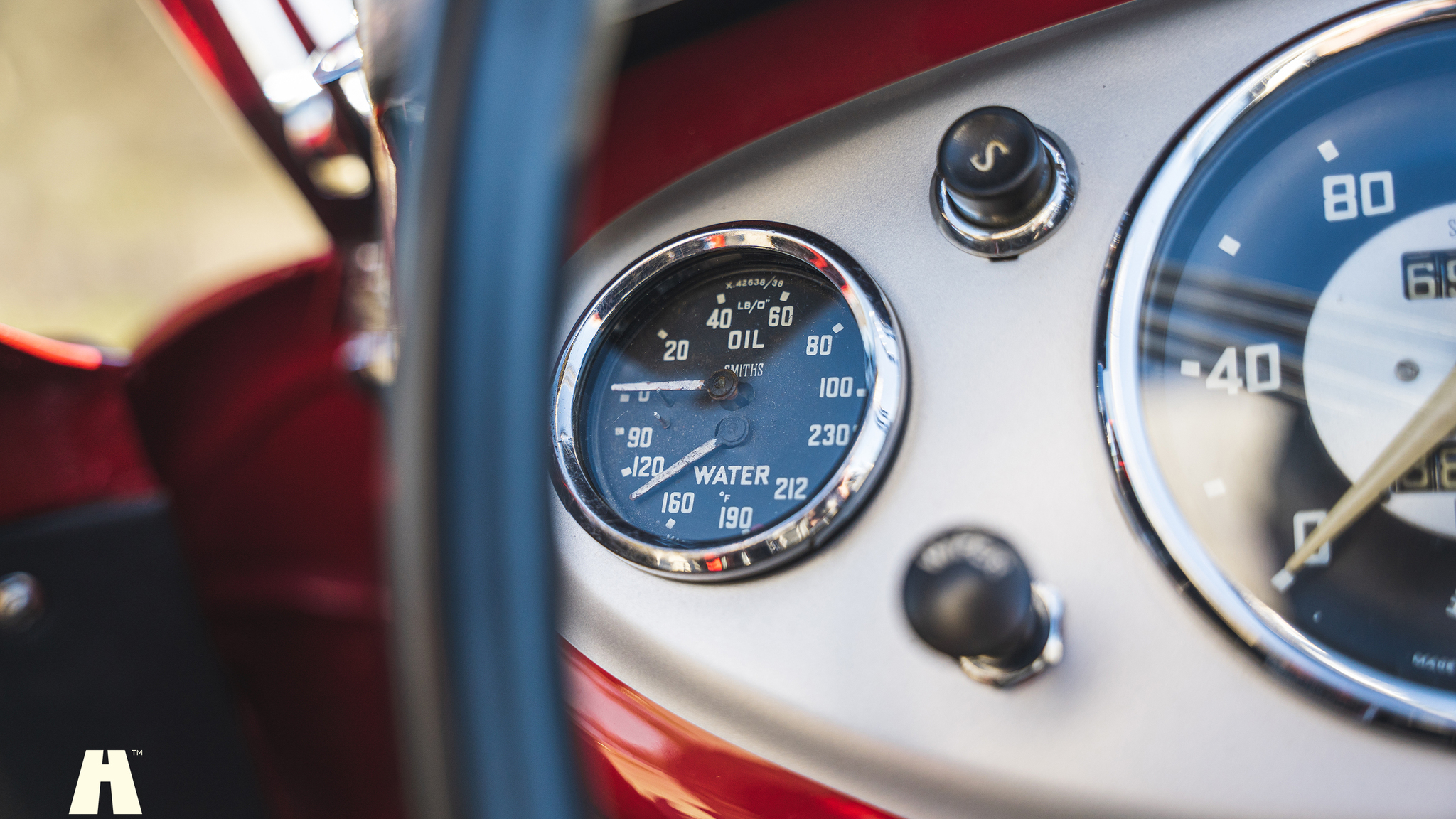 Interior image of 1954 Austin Healey 100 BN1 (15)