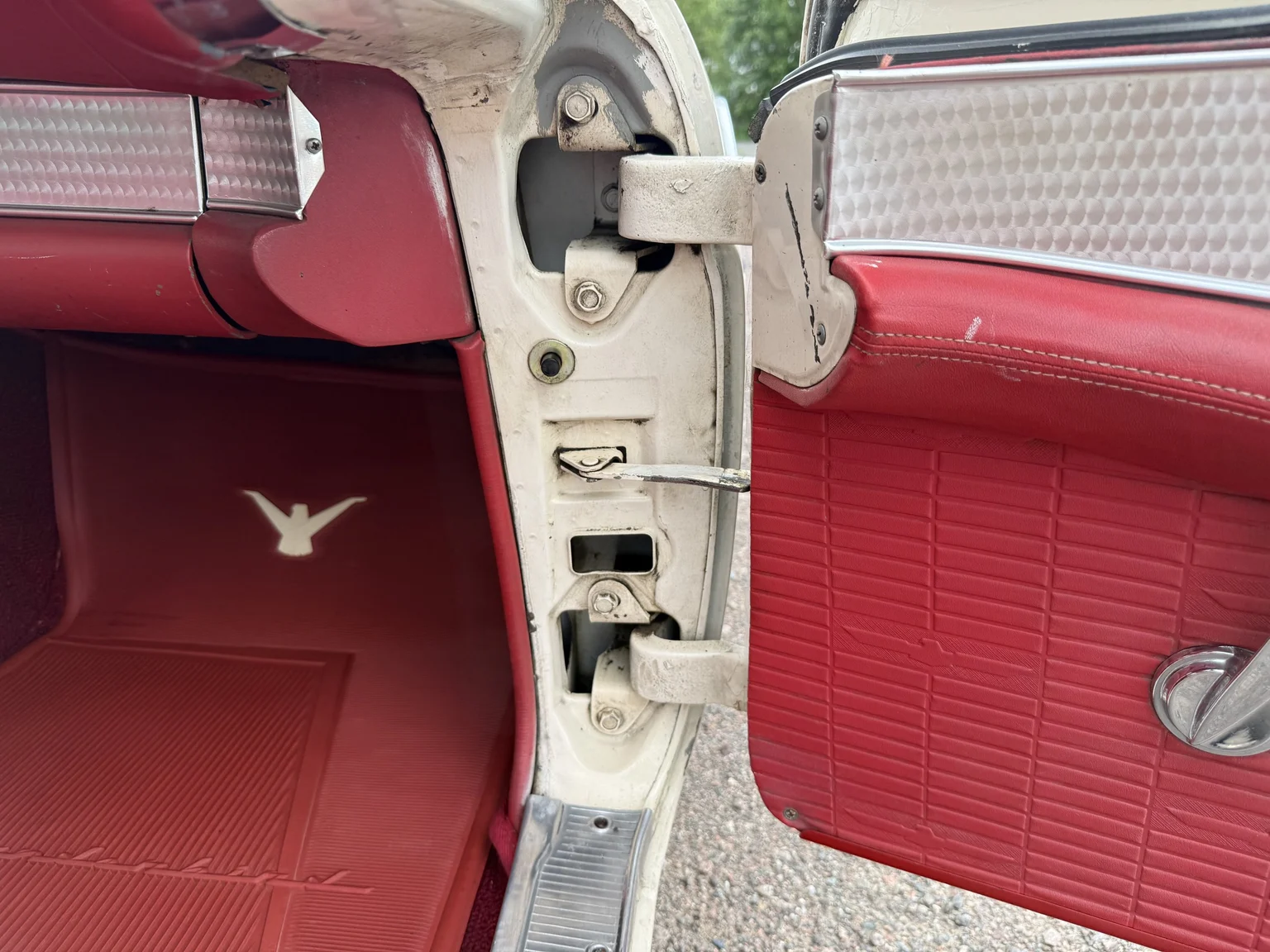 Interior image of 1957 Ford Thunderbird (36)