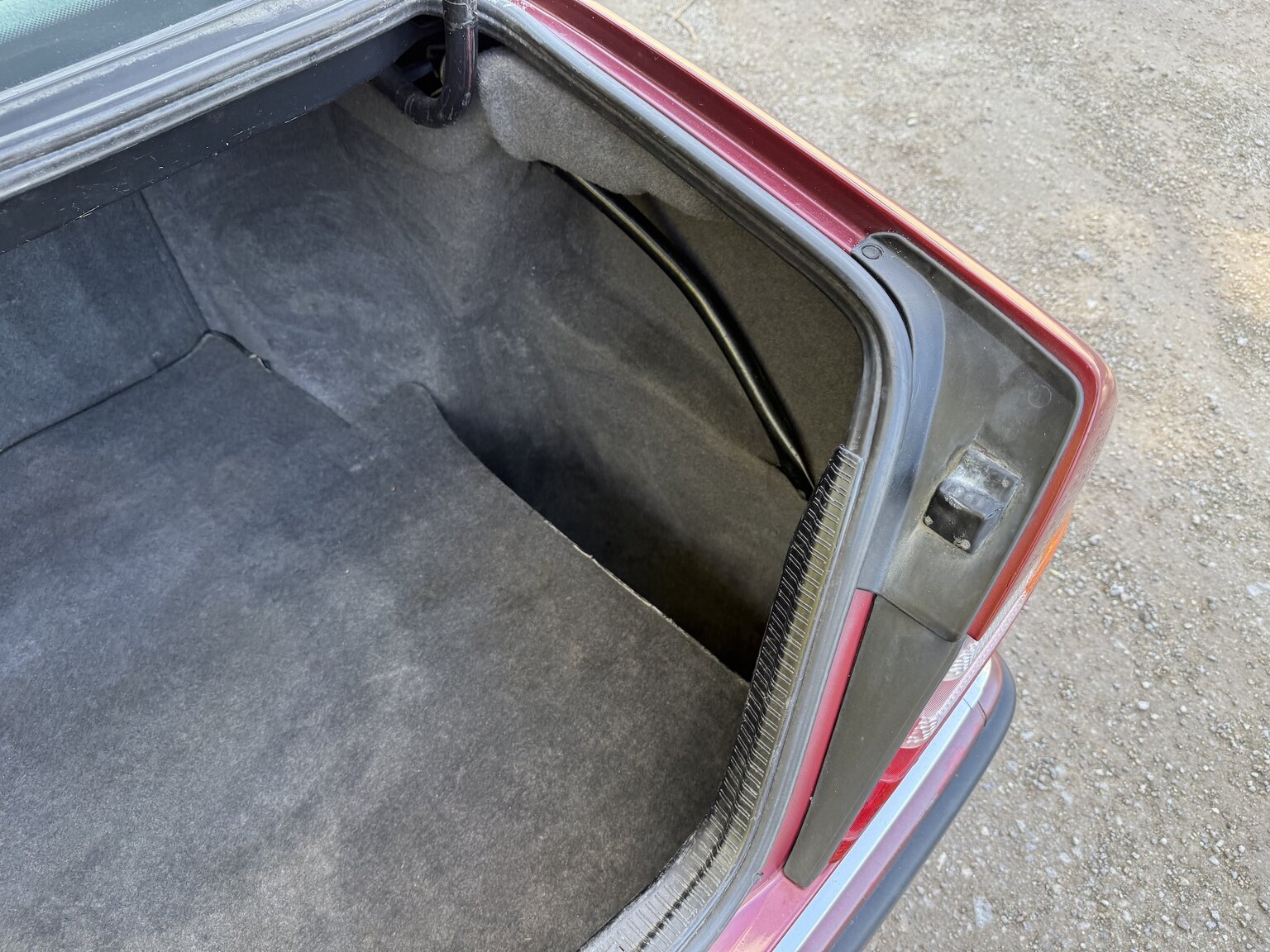 Interior image of 1991 Mercedes-Benz 300 E-24