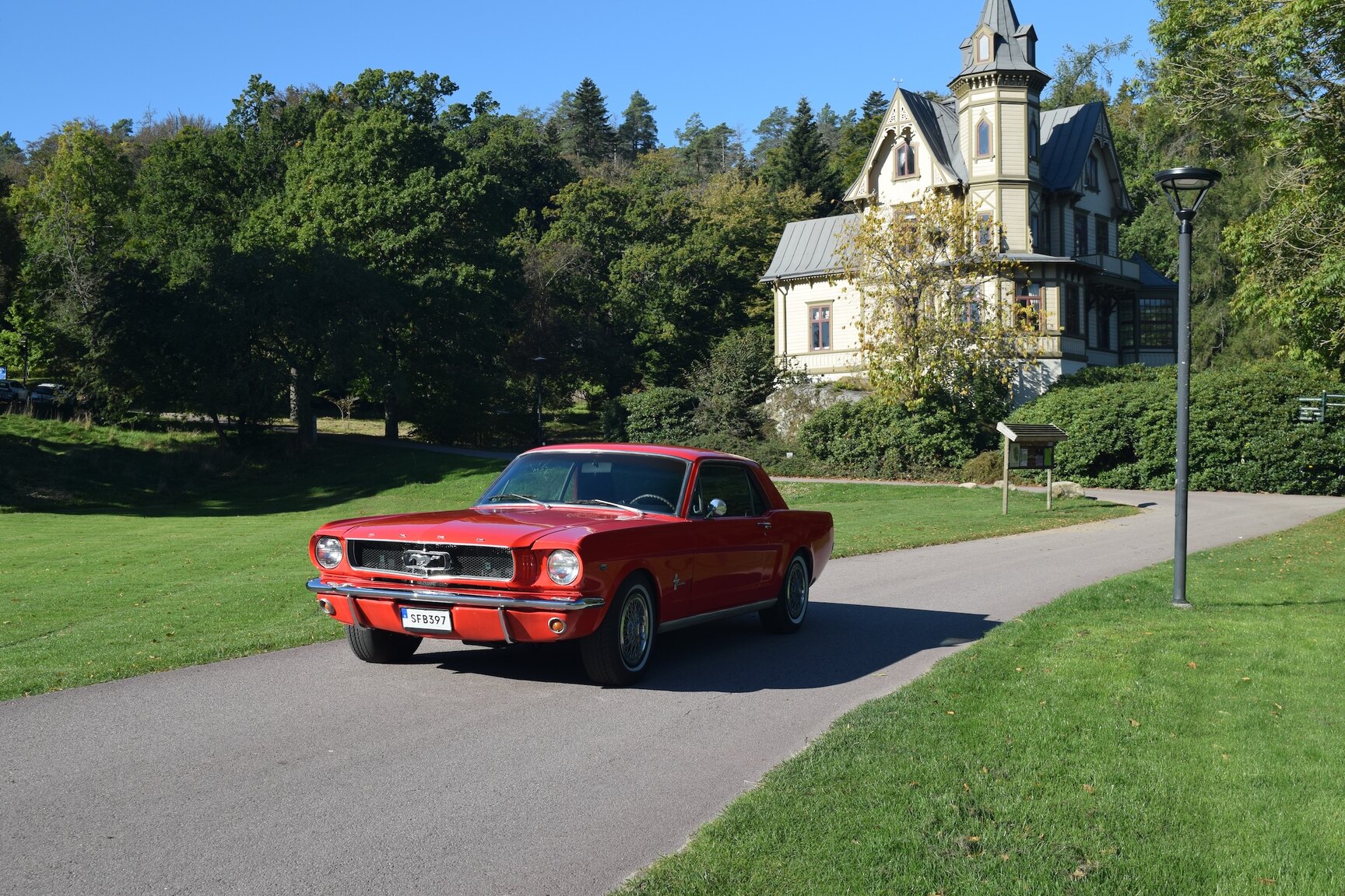 Exterior image of 1965 Ford Mustang 