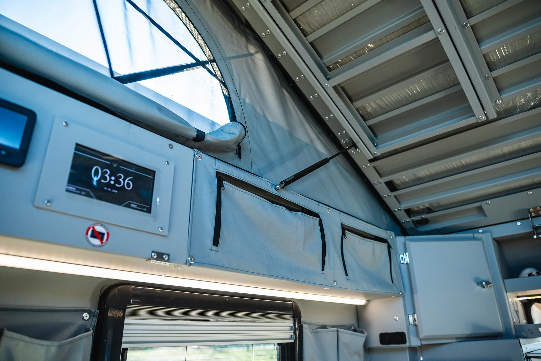 Interior image of 2025 Northea Trailer Expedition Crawler 458i Offgrid-Camper (22)