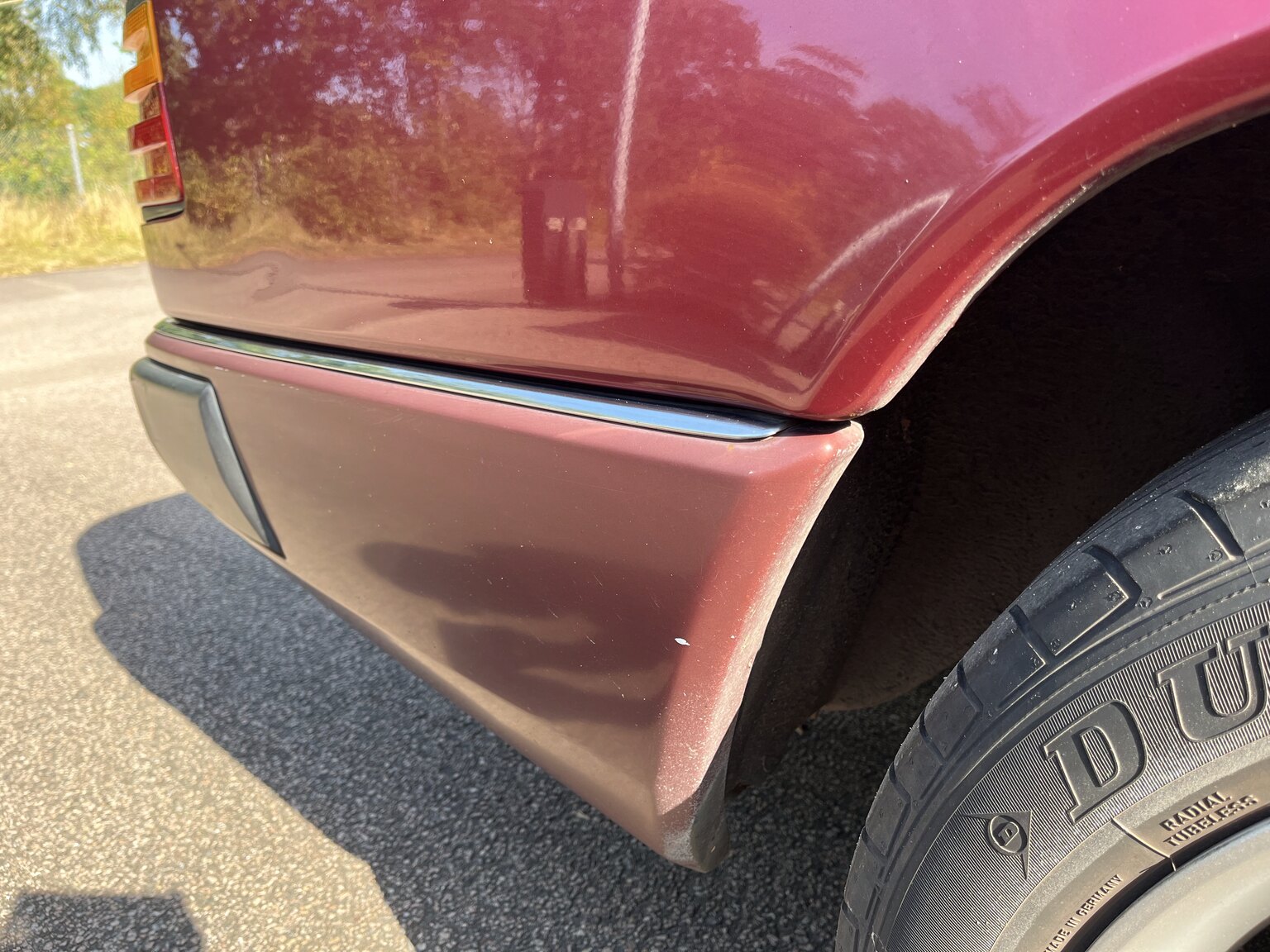 Exterior image of 1990 Mercedes-Benz 230 E