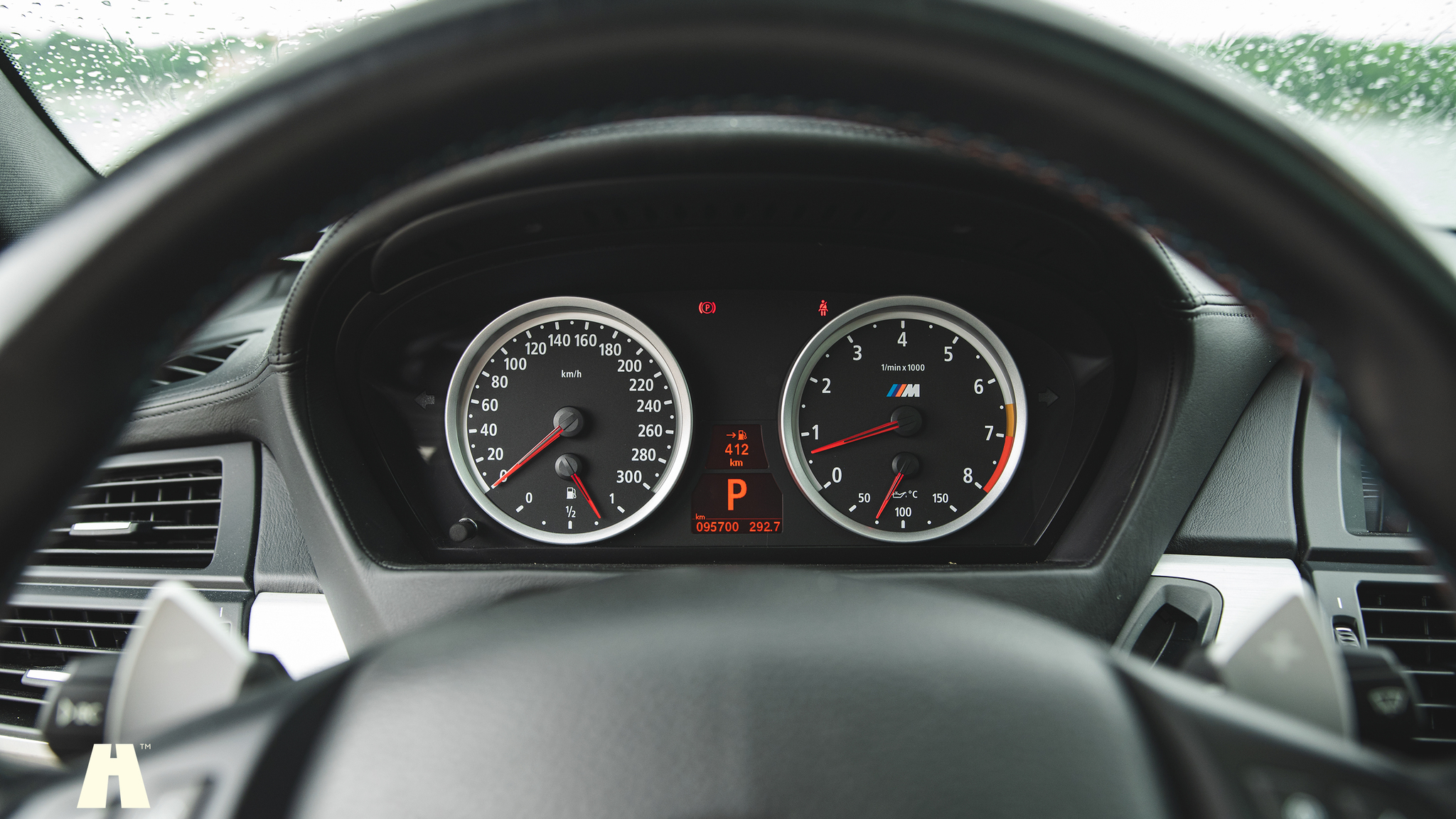 Interior image of 2010 BMW X6 M Ferrita 555HK (9)