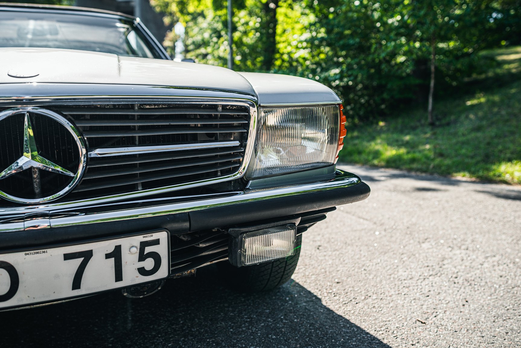 Exterior image of 1972 Mercedes-Benz 350 SL