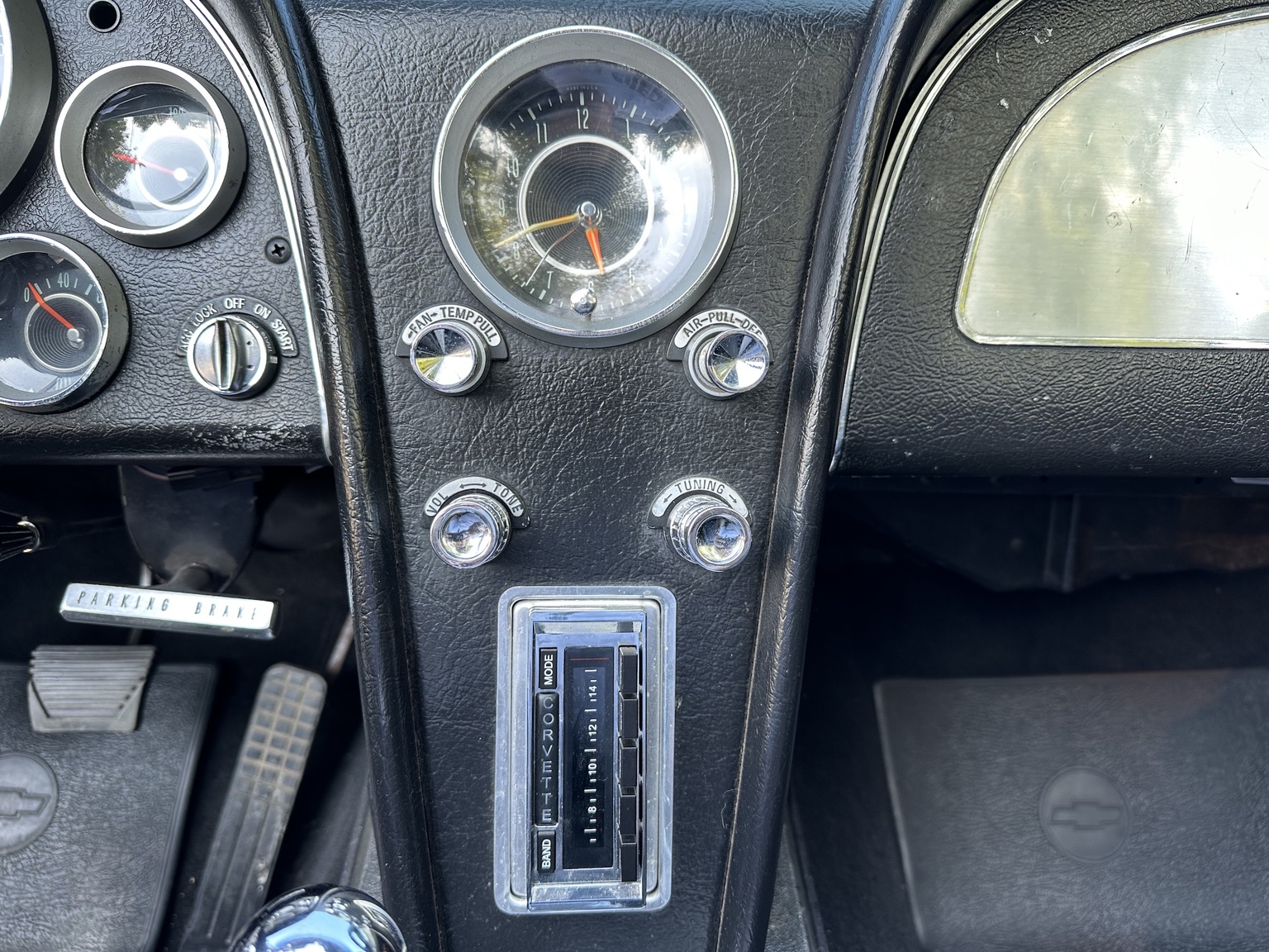 Innenraumfoto von 1964 Corvette C2 Stingray Cabriolet (13)