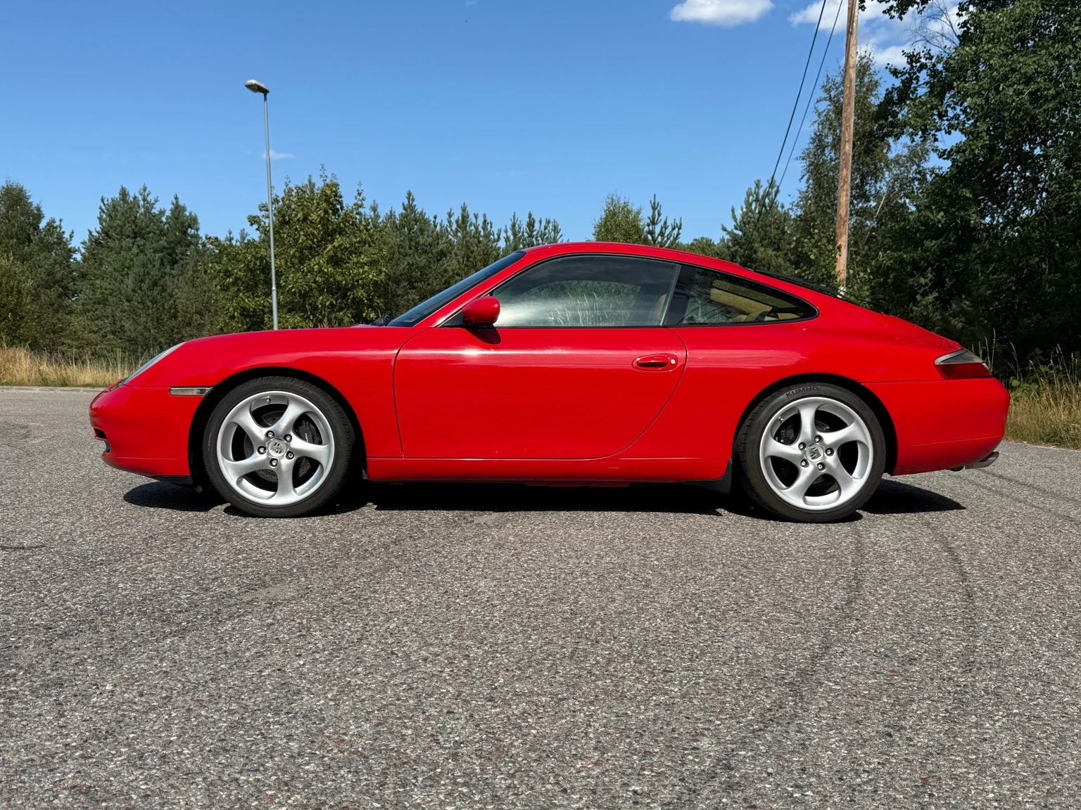 Exterior image of 1998 Porsche 911 Carrera (8)