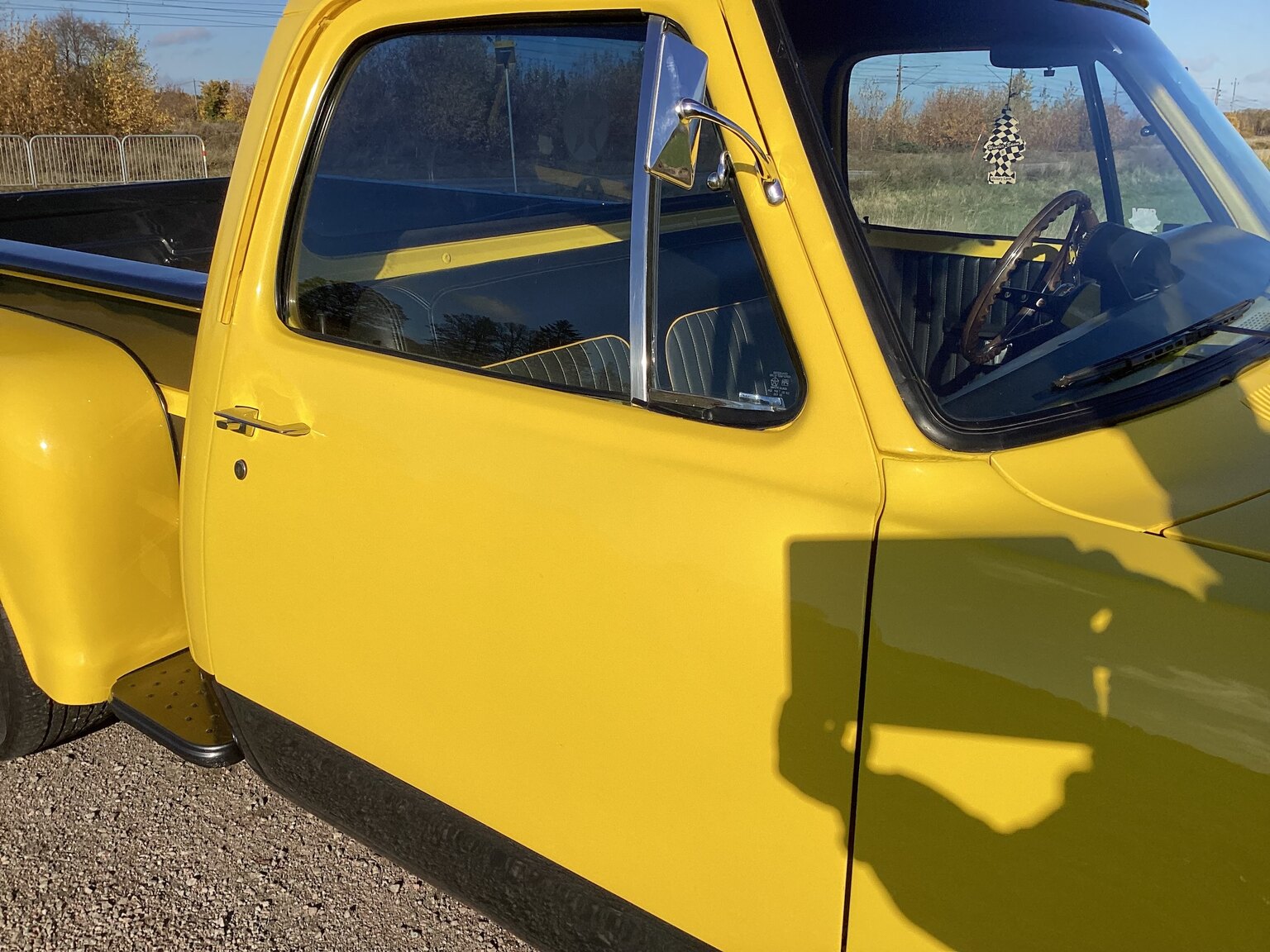 Exterior image of 1971 Dodge D100