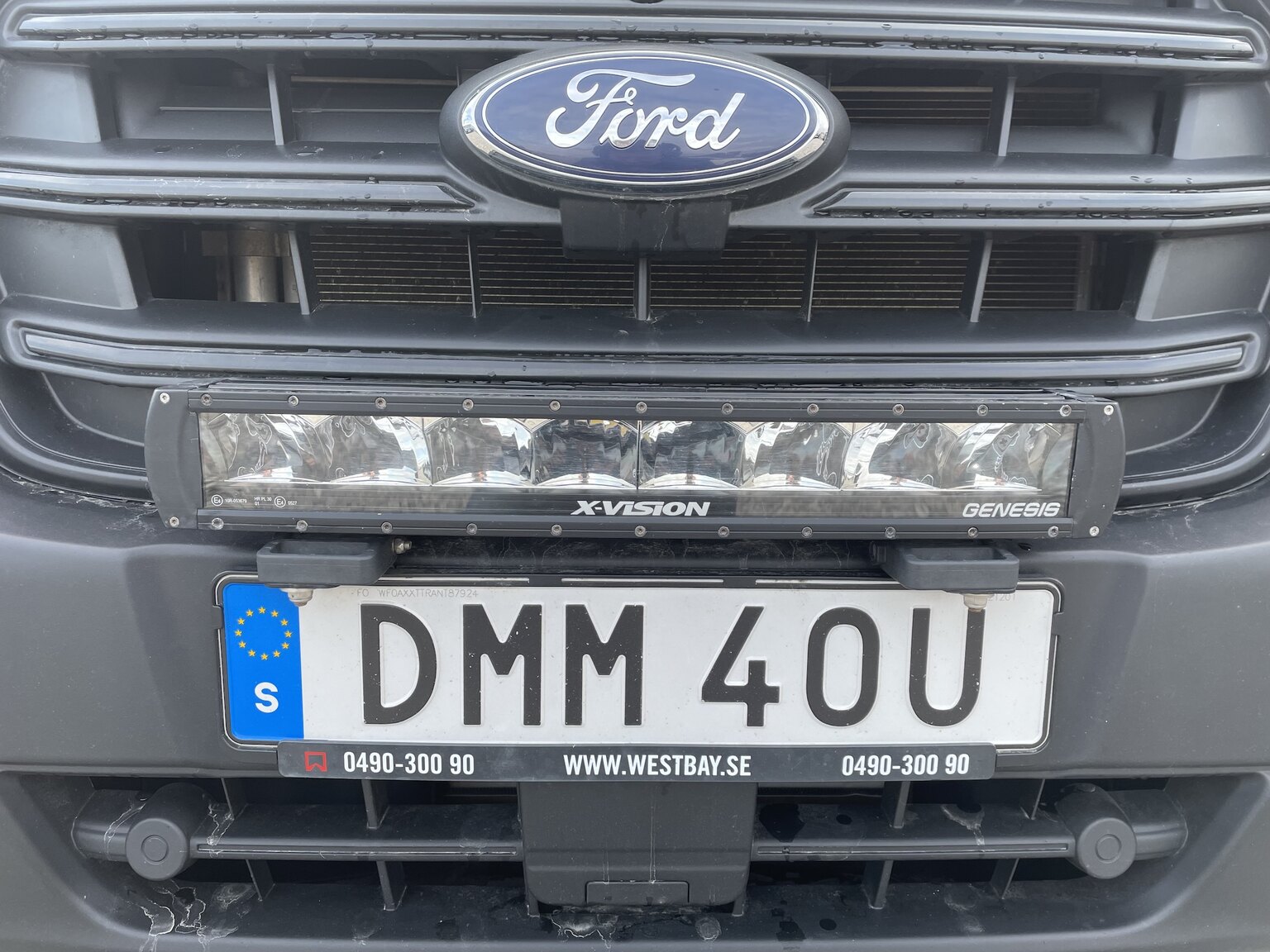 Exteriörbild på 2022 Ford Transit fordonstransport