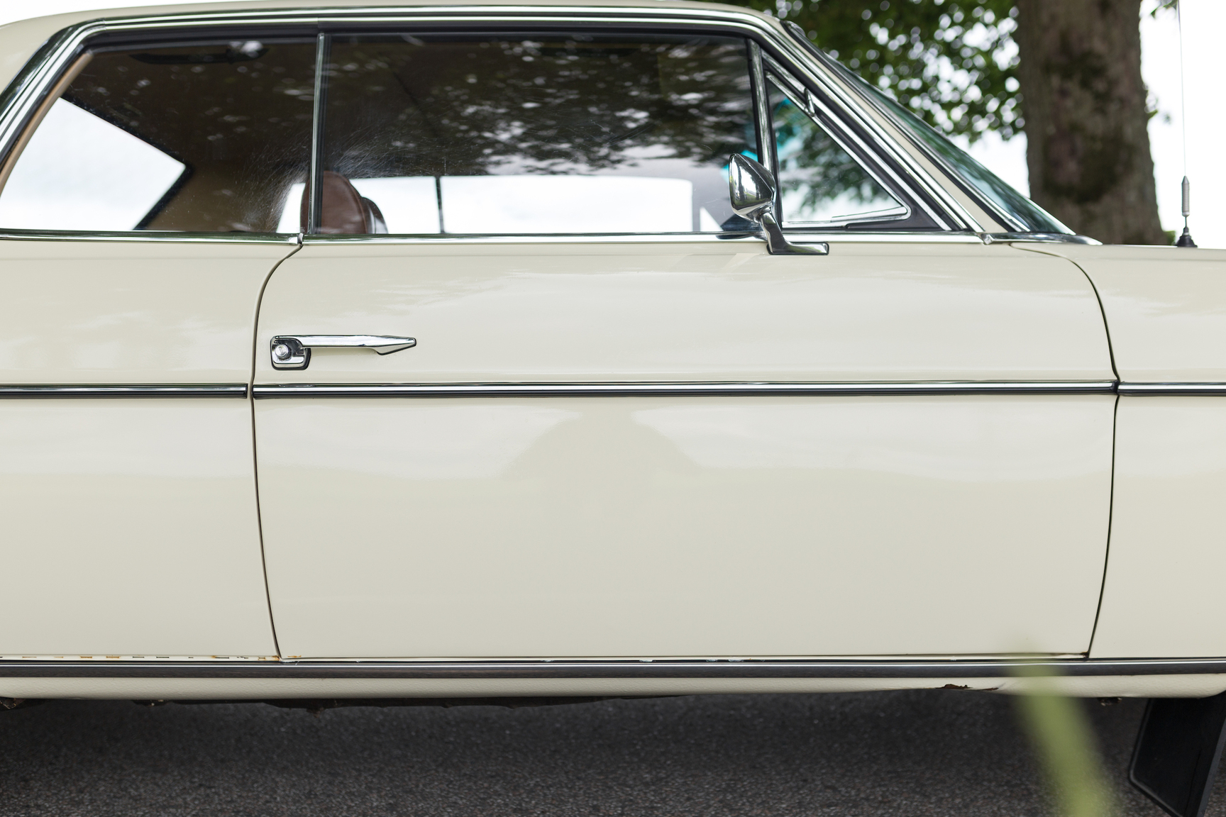 Exteriörbild på 1971 Mercedes 250 C