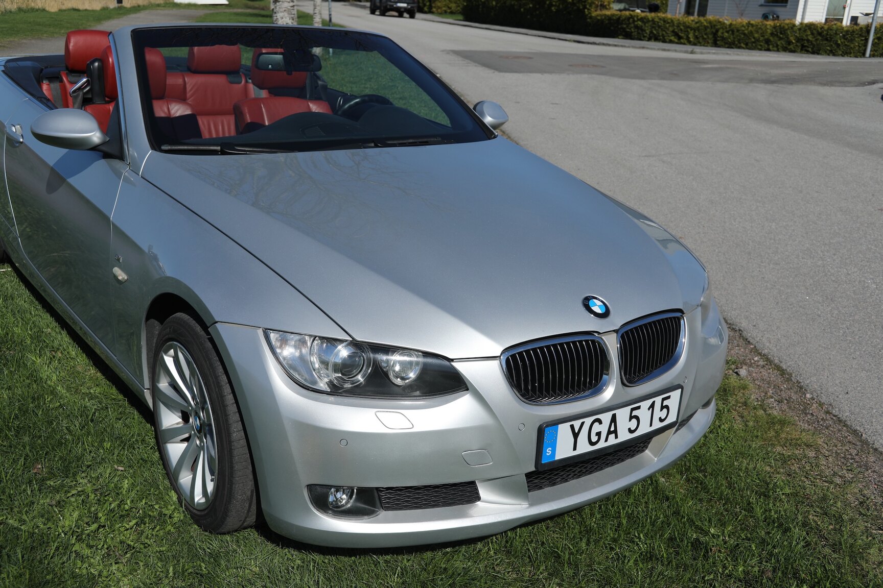 Exterior image of 2008 BMW 325D Cabriolet