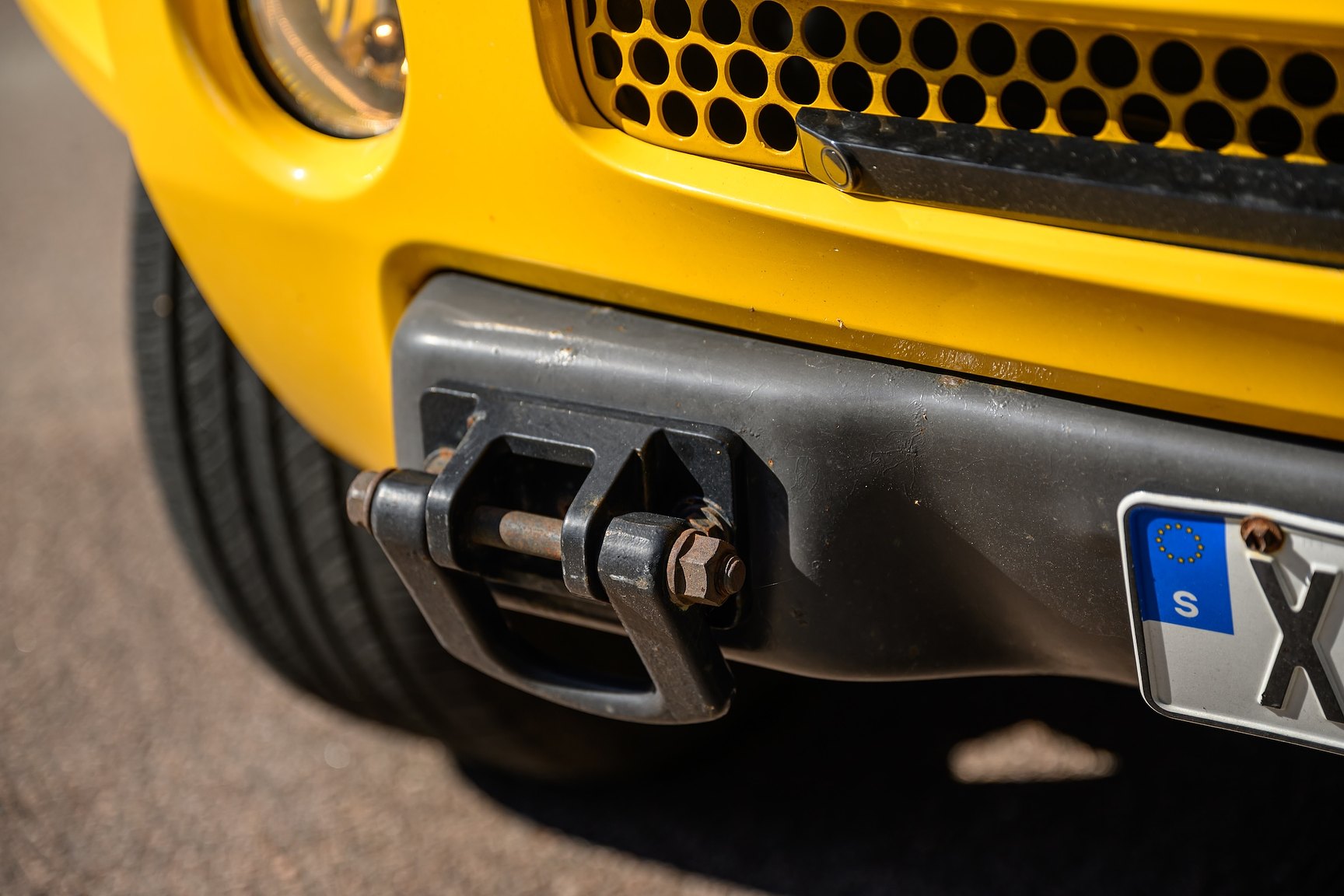 Exterior image of 2006 Hummer H3