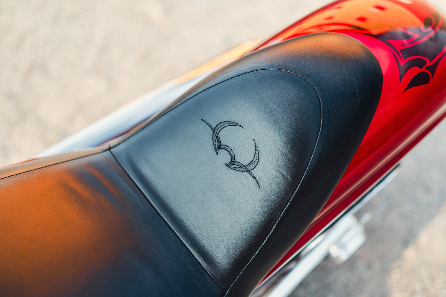 Exteriörbild på 2001 Unique Custom Cycles Red Inferno