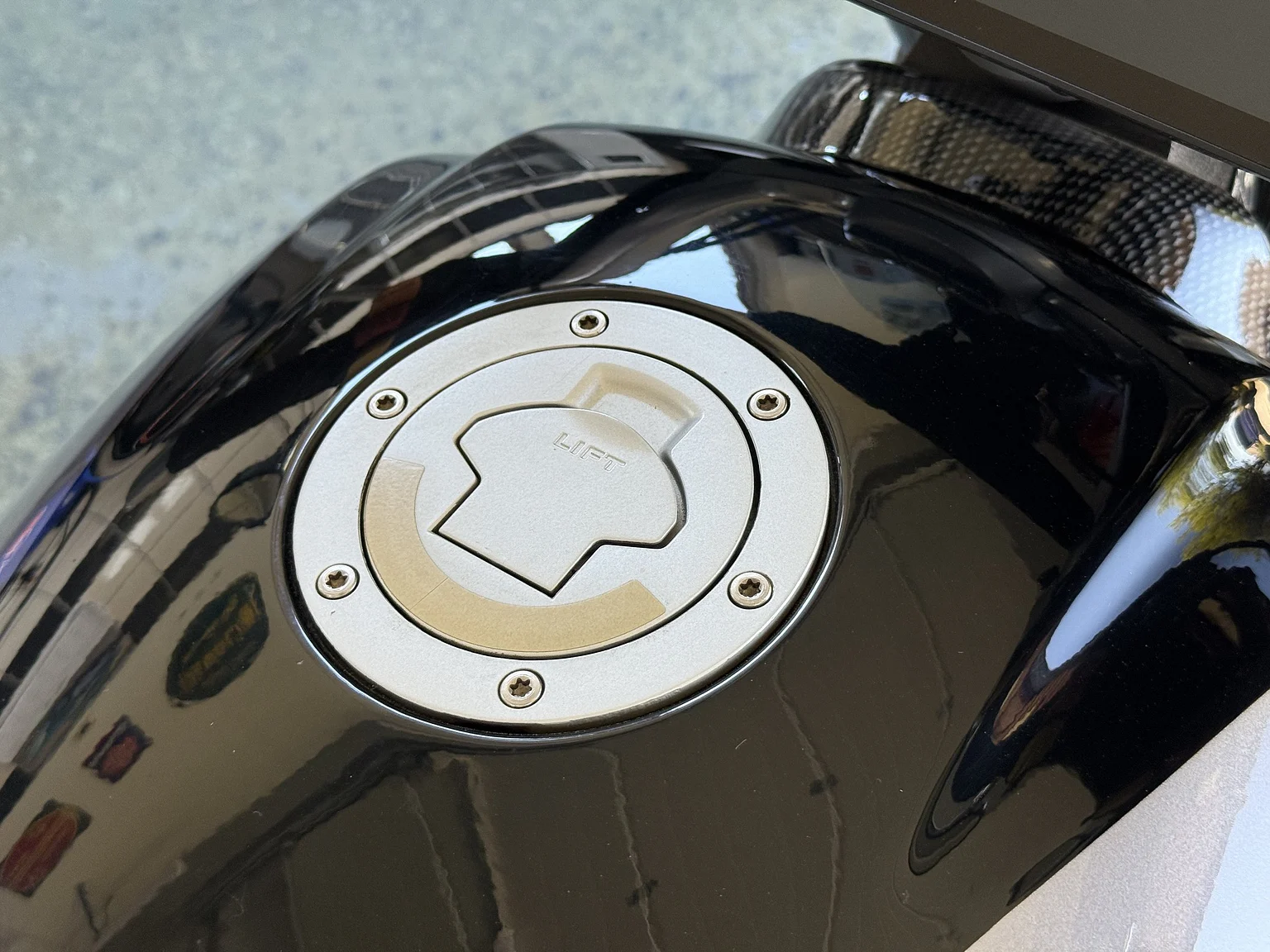 Exterior image of 1999 BMW Motorrad R 1100 R (20)