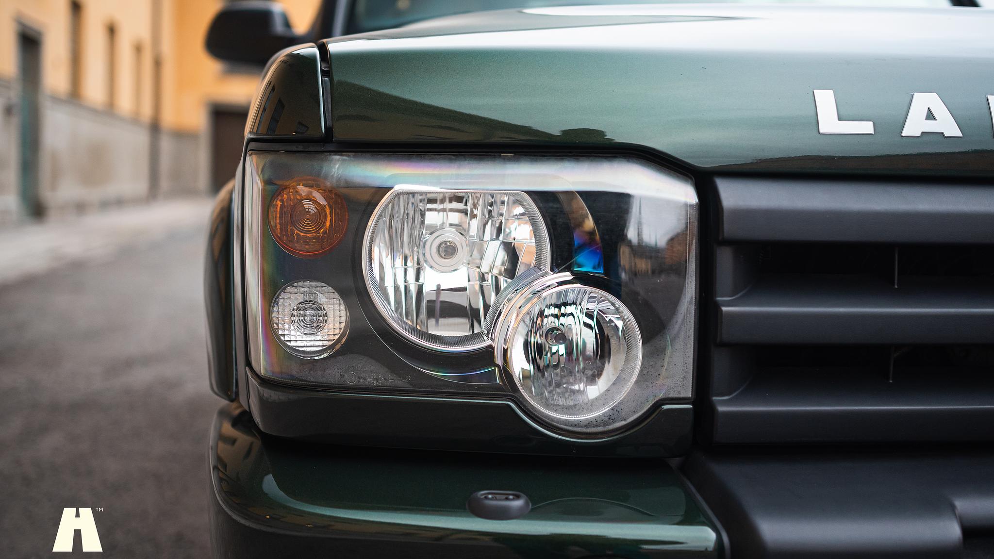 Exterior image of 2003 Land Rover Discovery II, 2003
