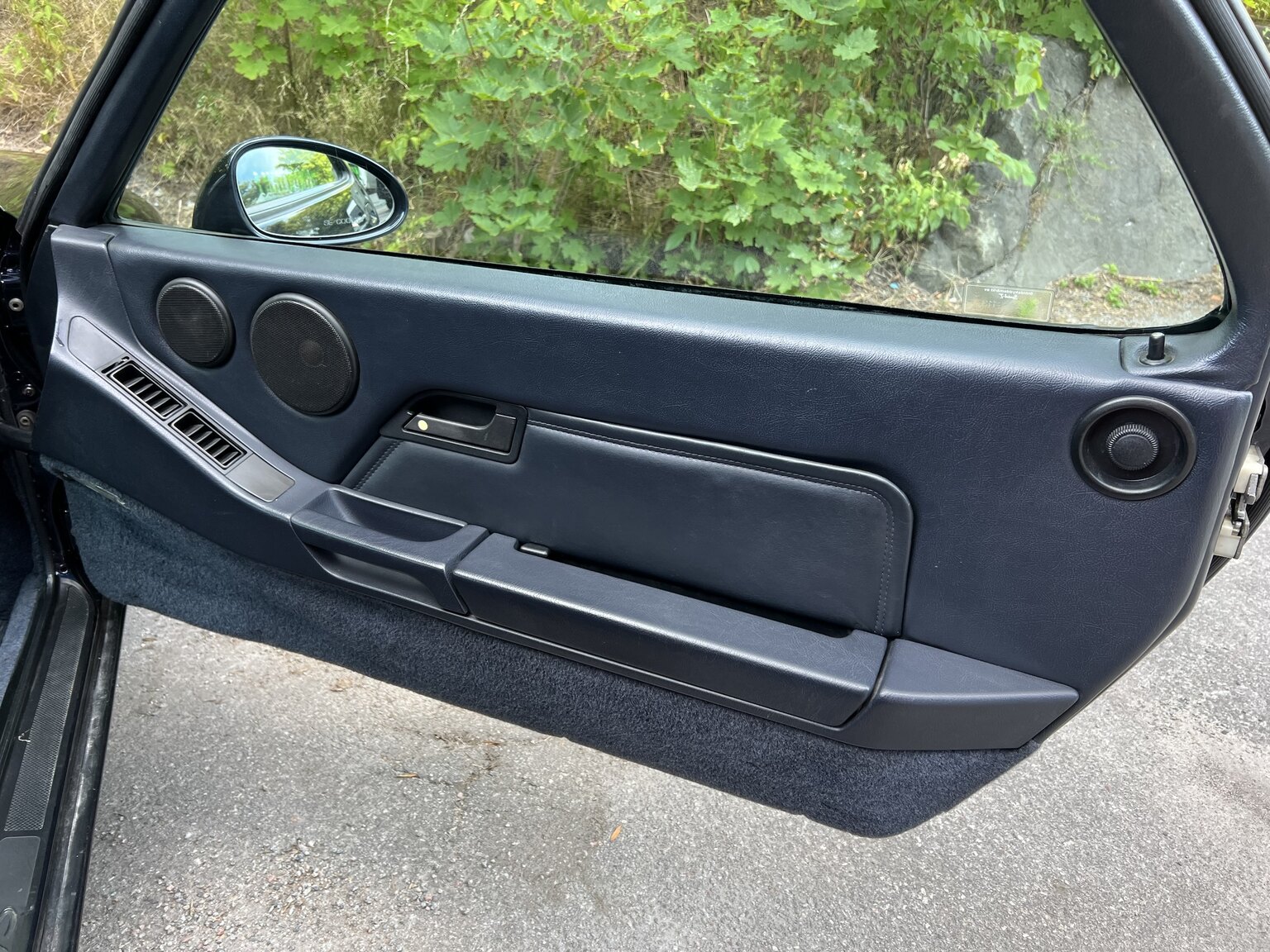 Interior image of 1993 Porsche 928 GTS