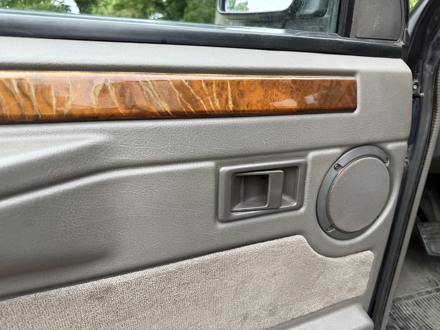 Innenraumfoto von 1990 Range Rover Vogue SE 3.9 (3)