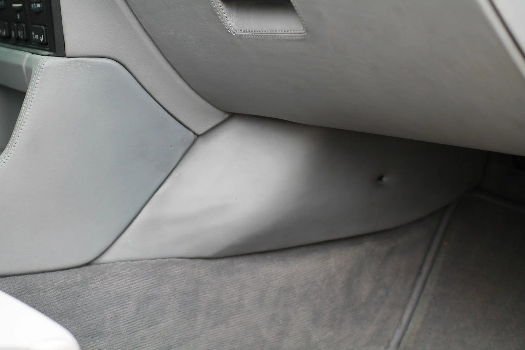 Interior image of 1993 BMW M5 Touring 3.8 Manual (85)