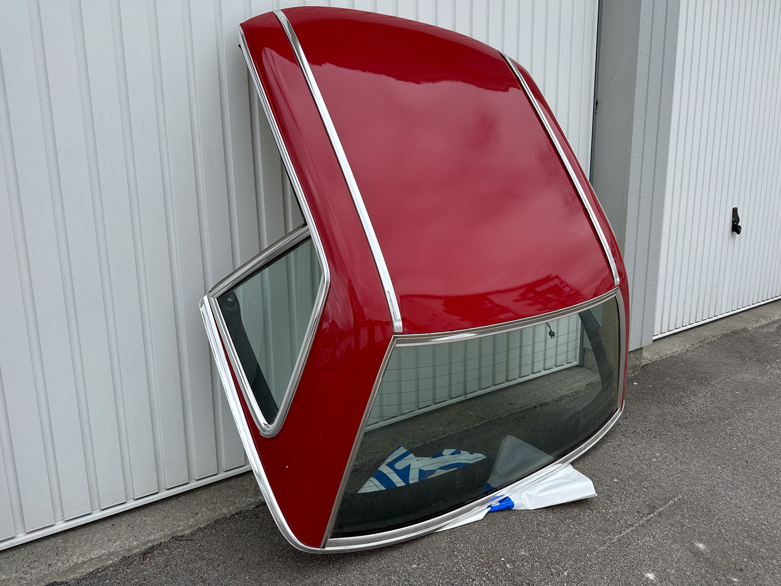 Exteriörbild på 1975 Mercedes-Benz 280 SL (13)