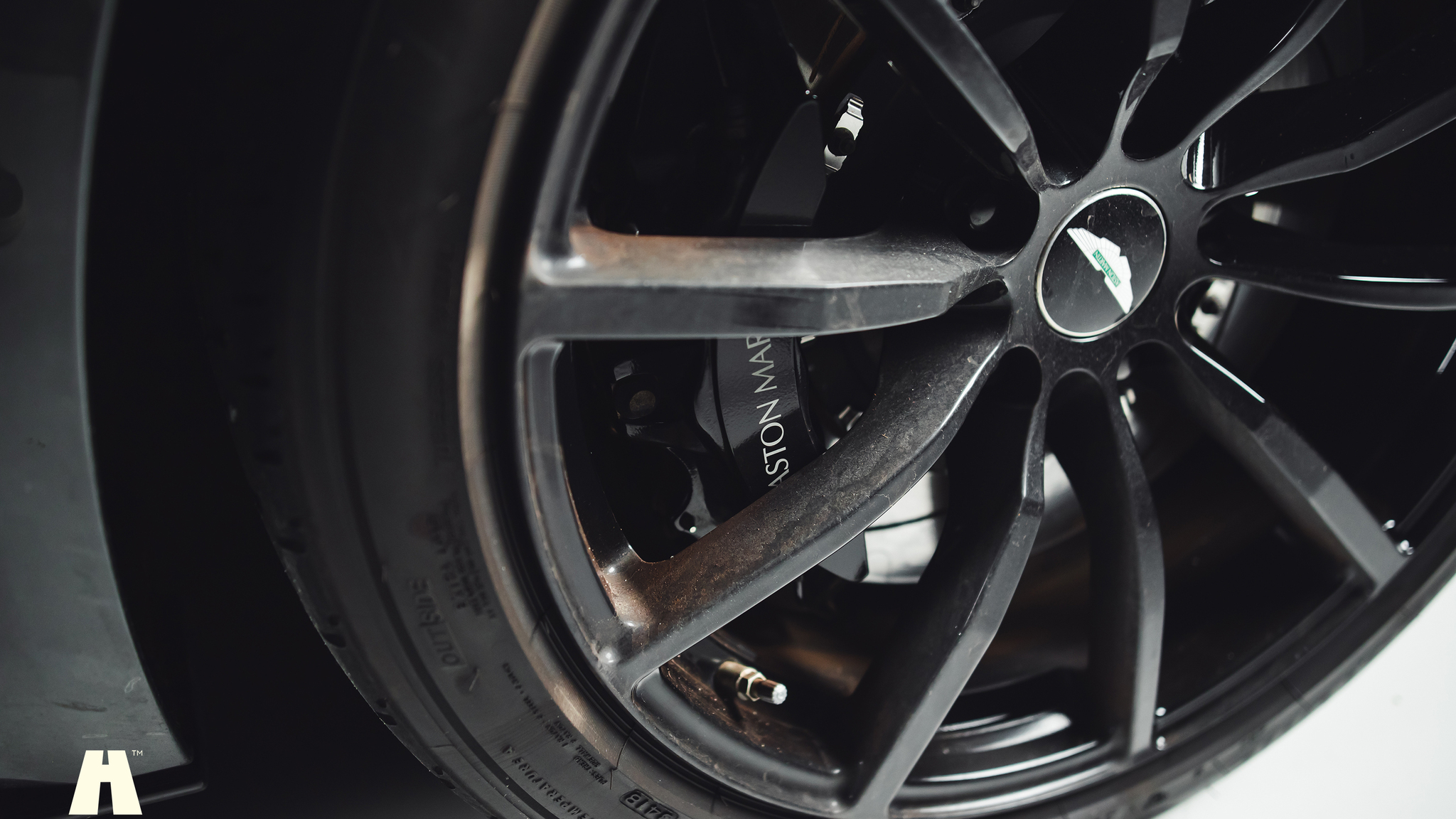 Exterior image of 2019 Aston Martin DB11 AMR (32)