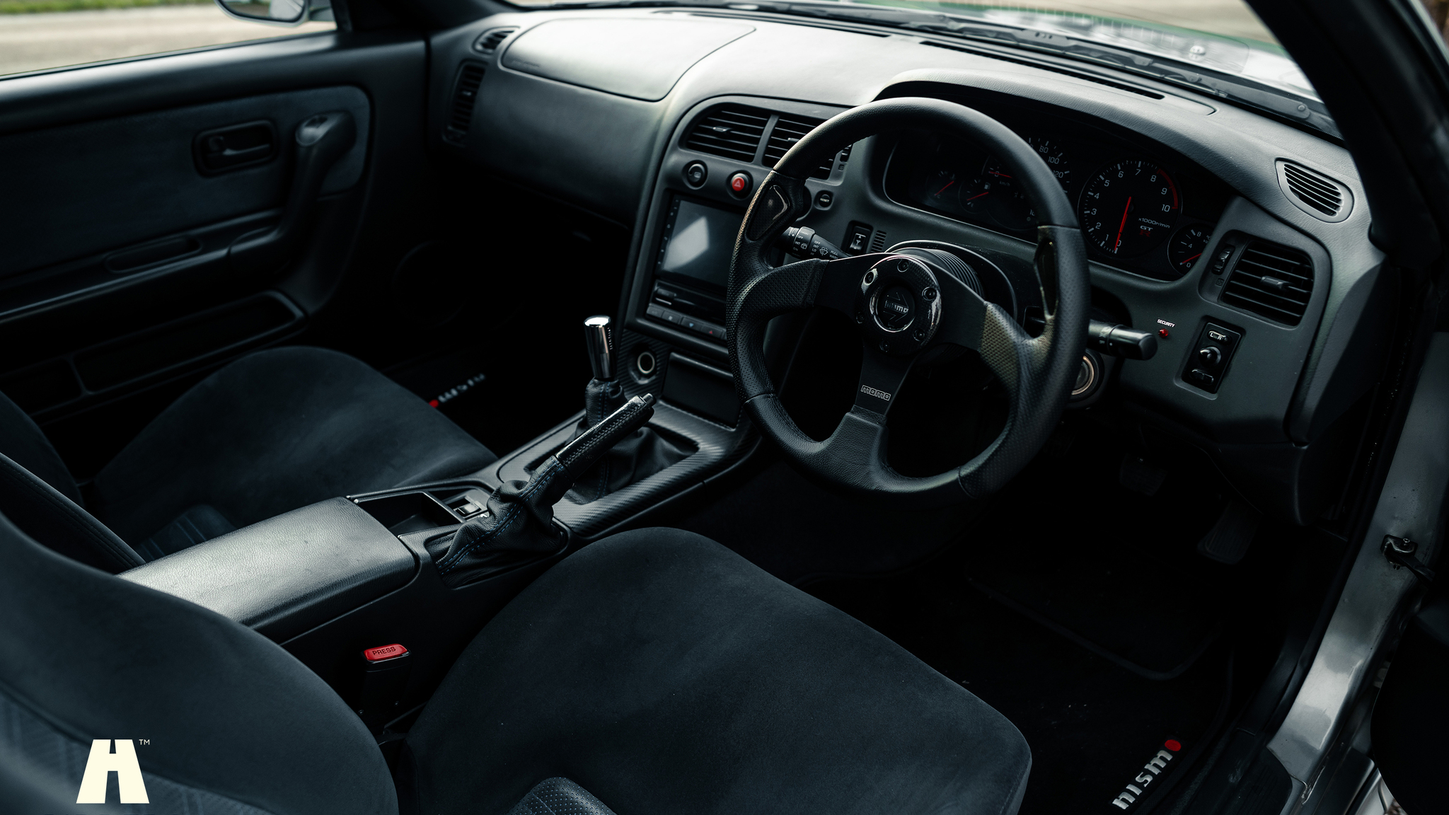 Interior image of 1996 Nissan Skyline R33 GT-R