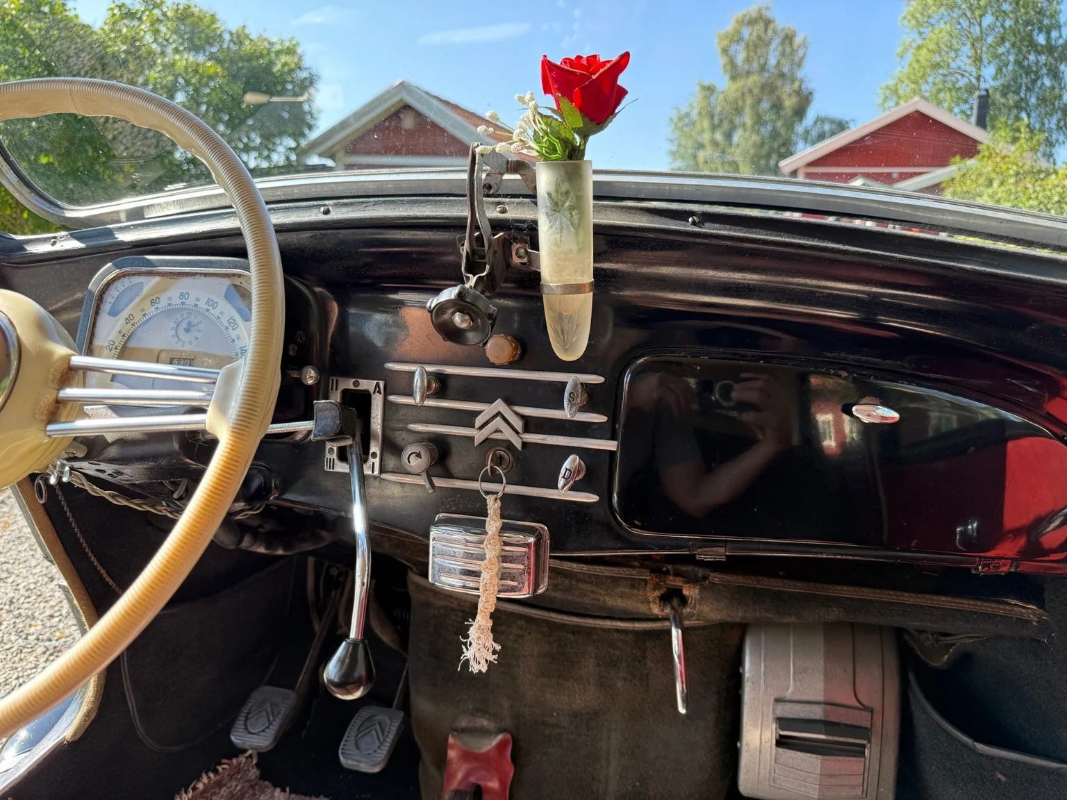 Interior image of 1951 Citroën CV 11  Sedan  (13)