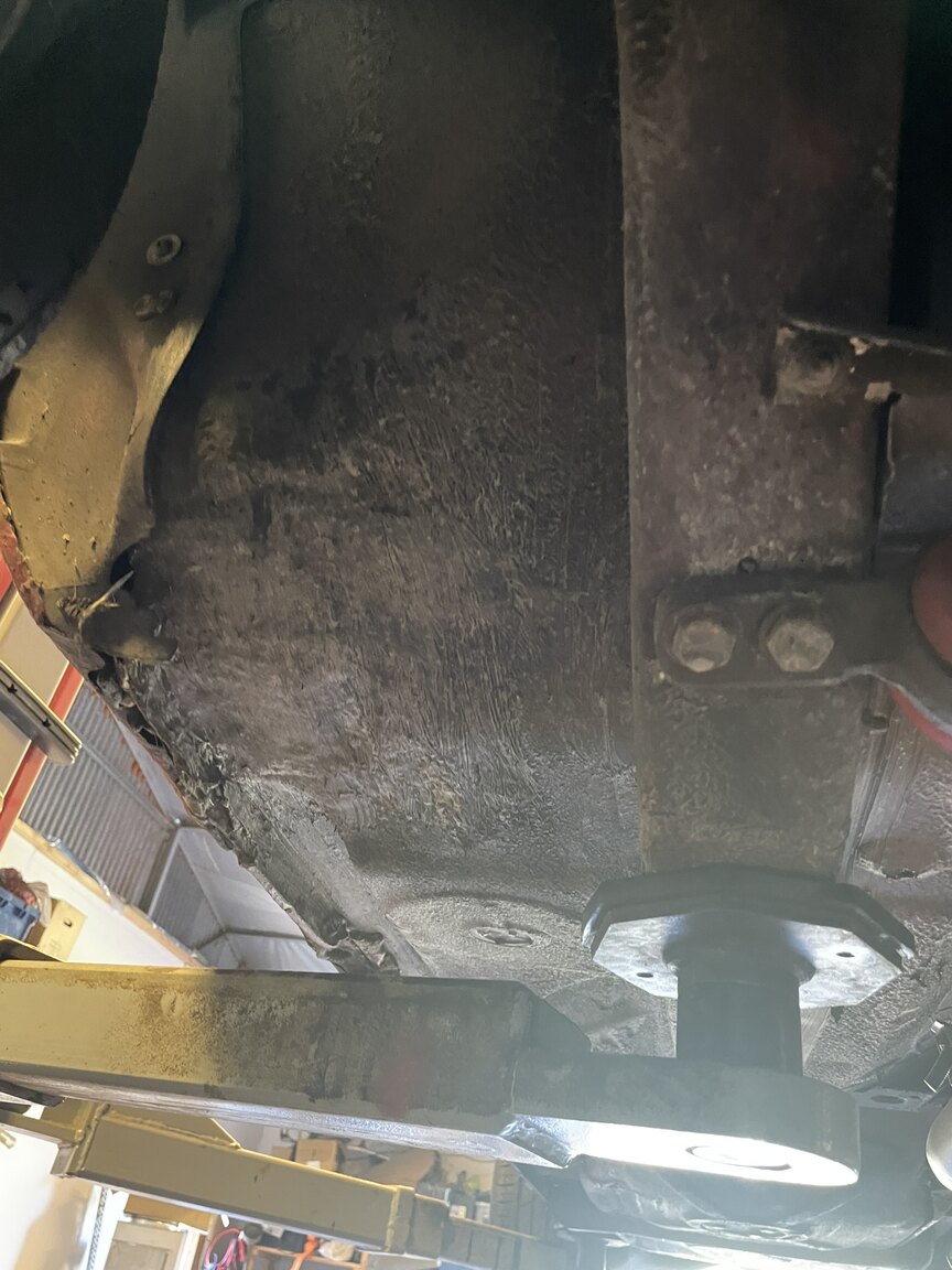Image of 1987 BMW 320i mechanics