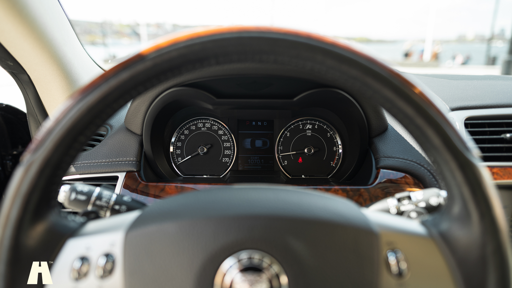 Interior image of 2008 Jaguar XKR (38)
