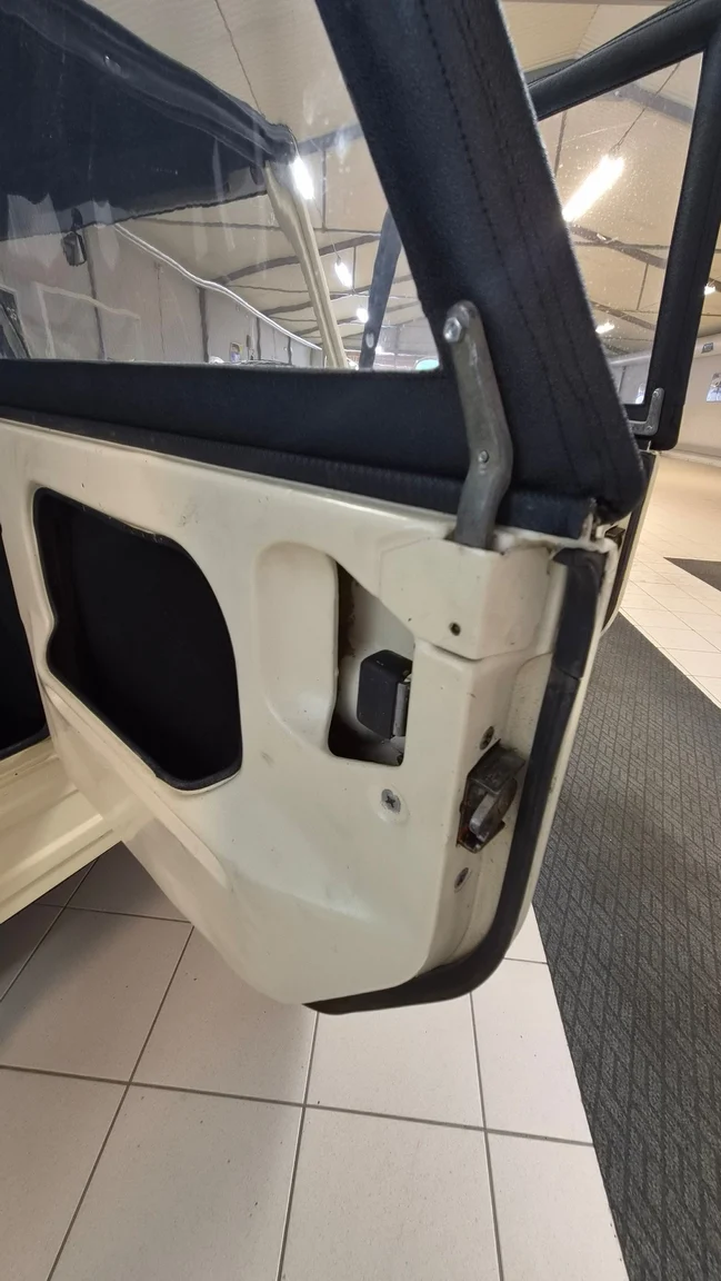 Innenraumfoto von 1973 Volkswagen Type 181 (24)