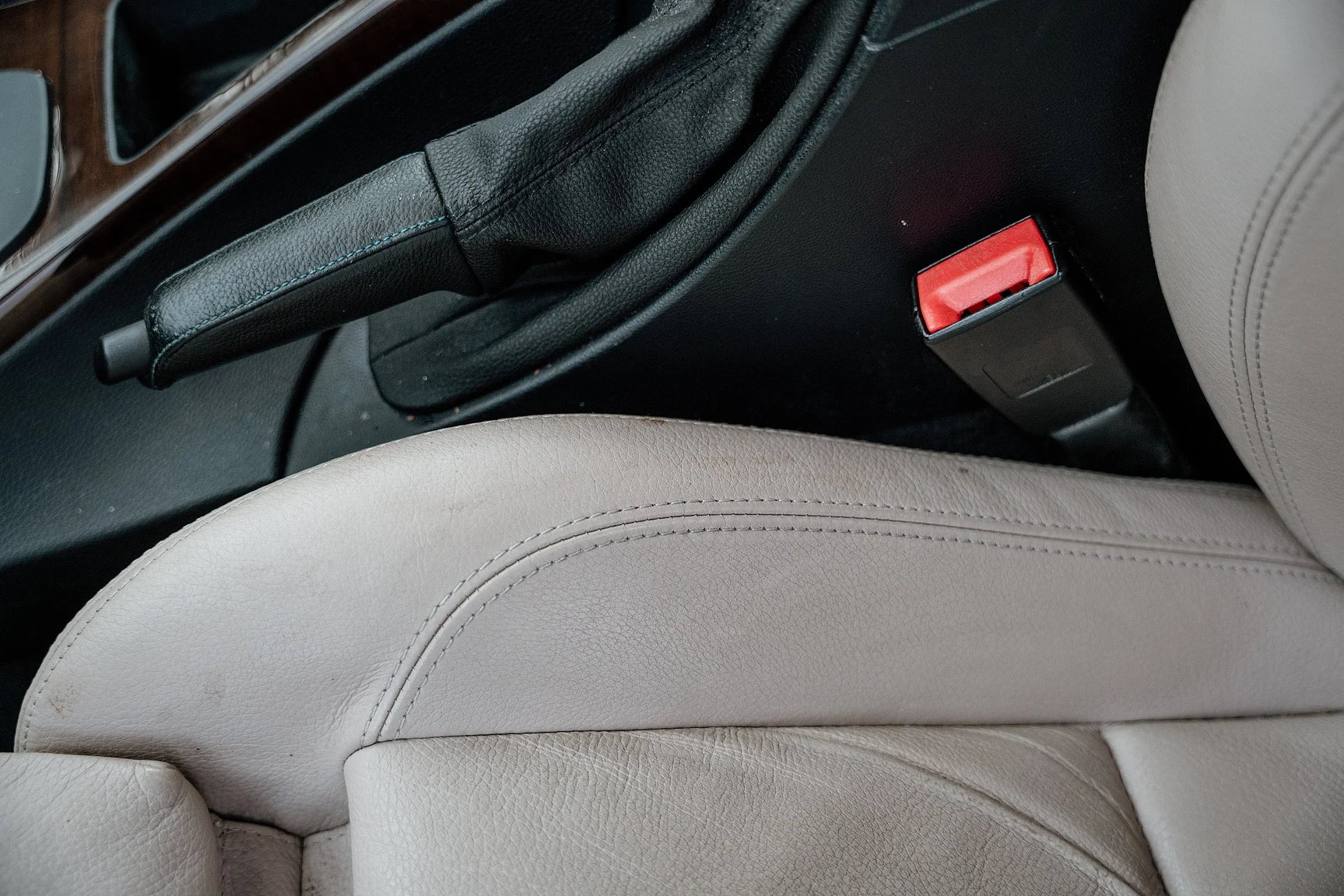 Interiörbild 2010 BMW 325i Sedan (51)