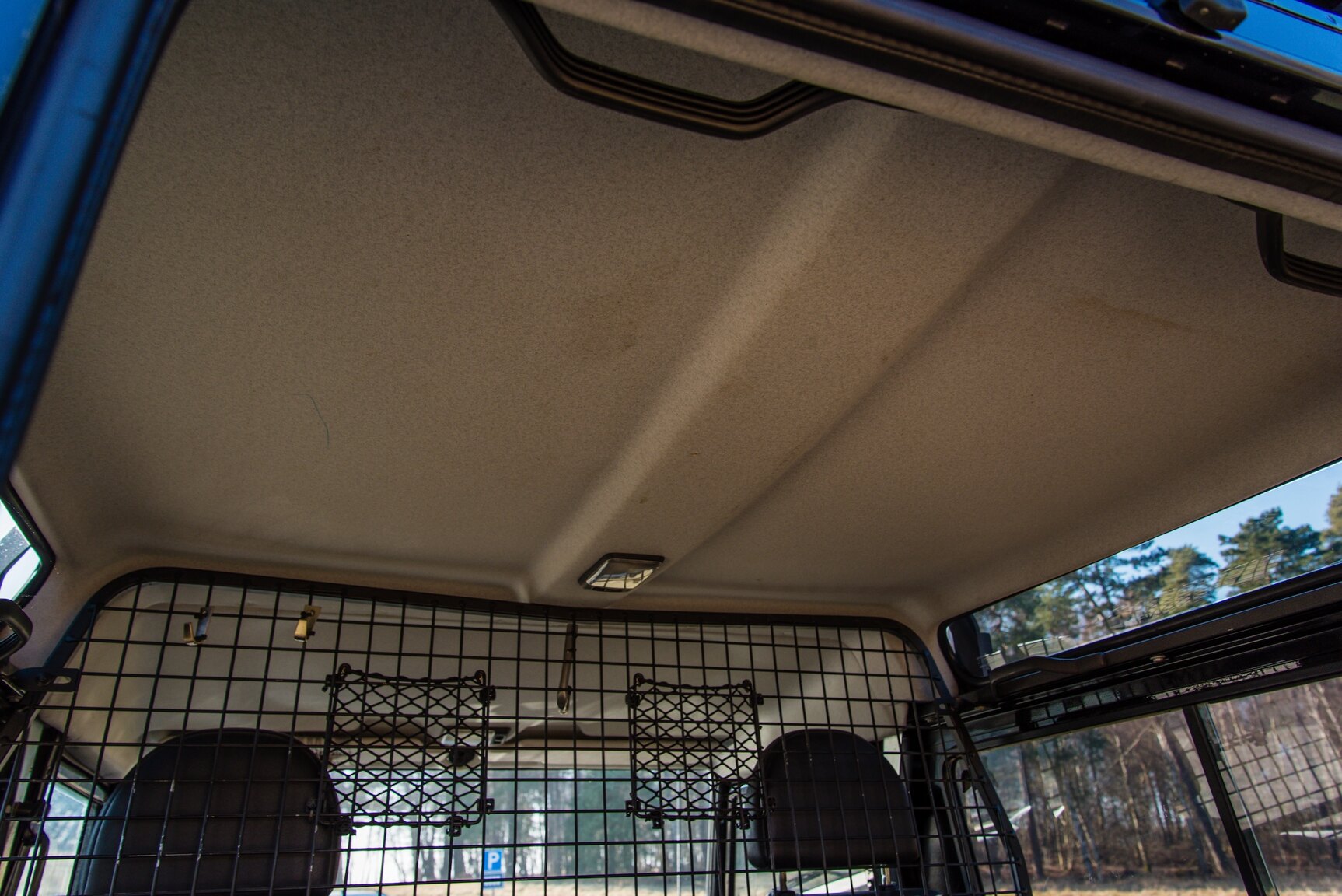 Innenraumfoto von 2009 Land Rover Defender 90 2.4 TD4 4x4