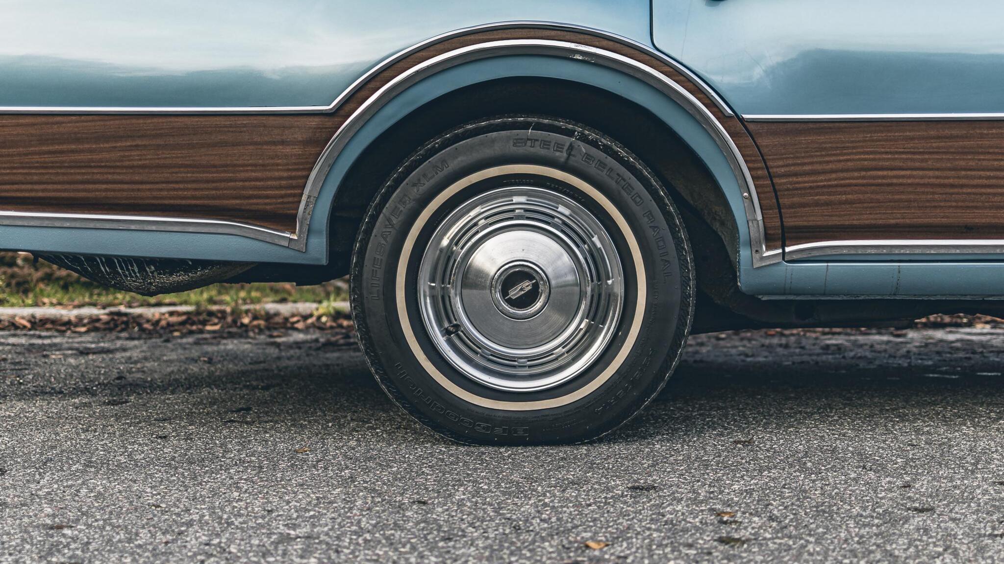Exterior image of 1968 Oldsmobile Vista Cruiser