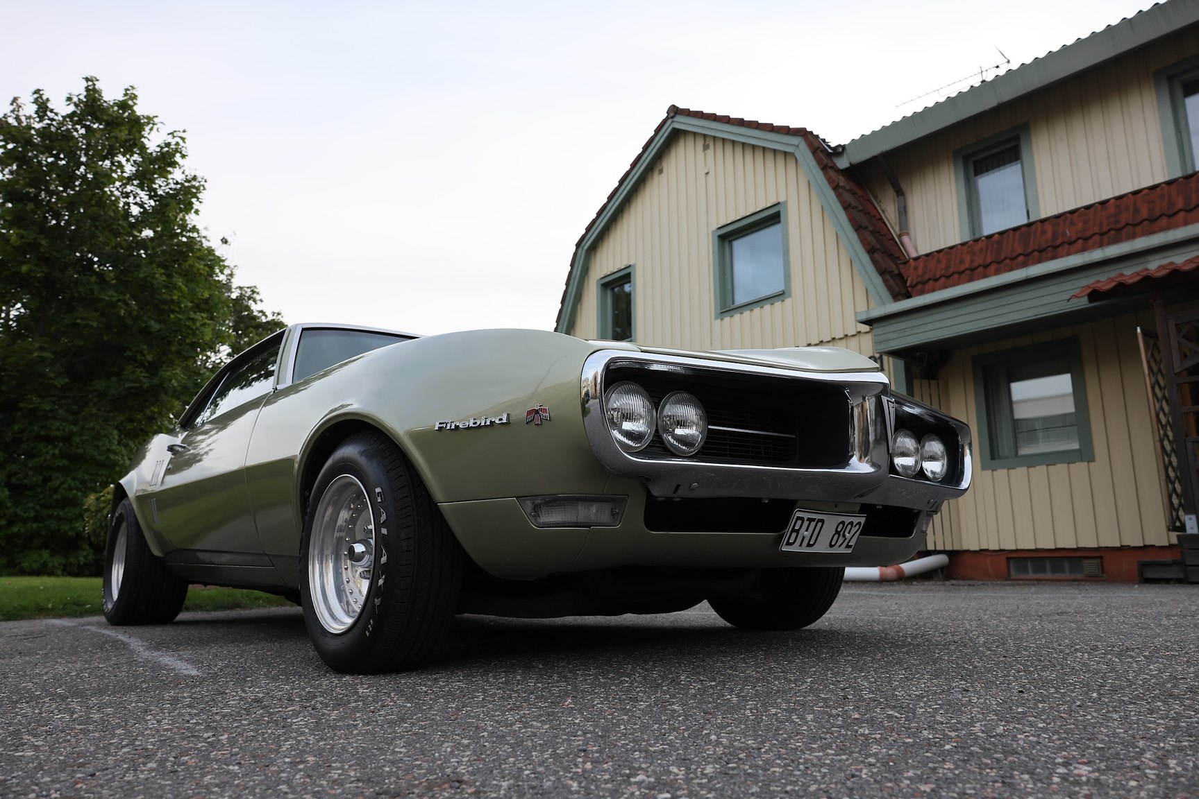 Exterior image of 1968 Pontiac Firebird 400 Ram Air
