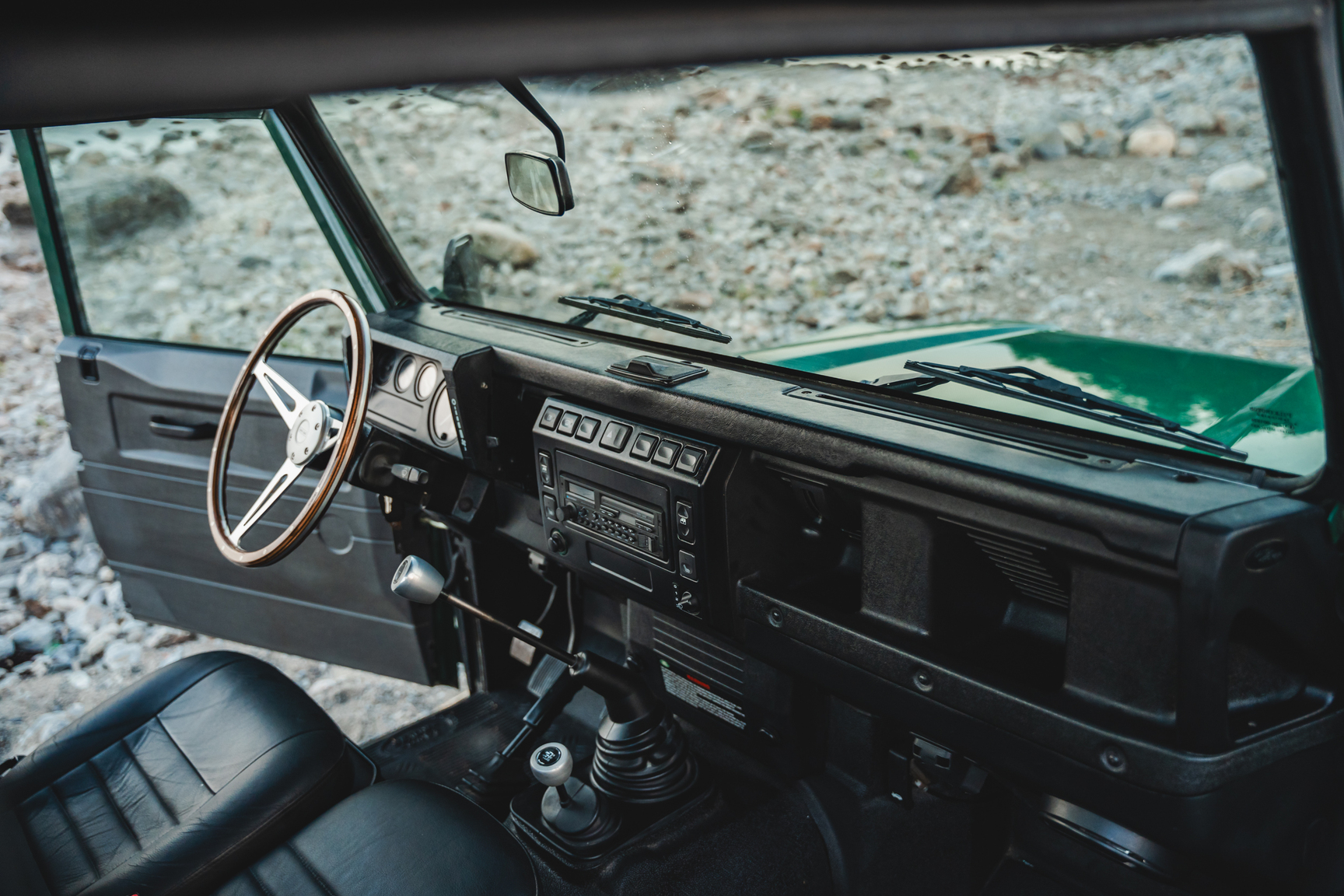 Interior image of 2003 Land Rover Defender TD5 90 Pickup (13)