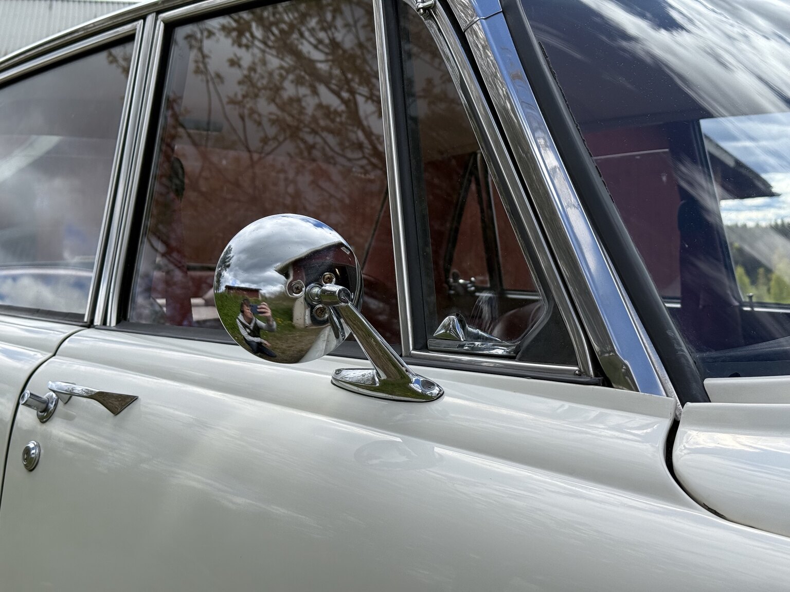 Exterior image of 1967 Rover 2000 TC 2.0 OHC