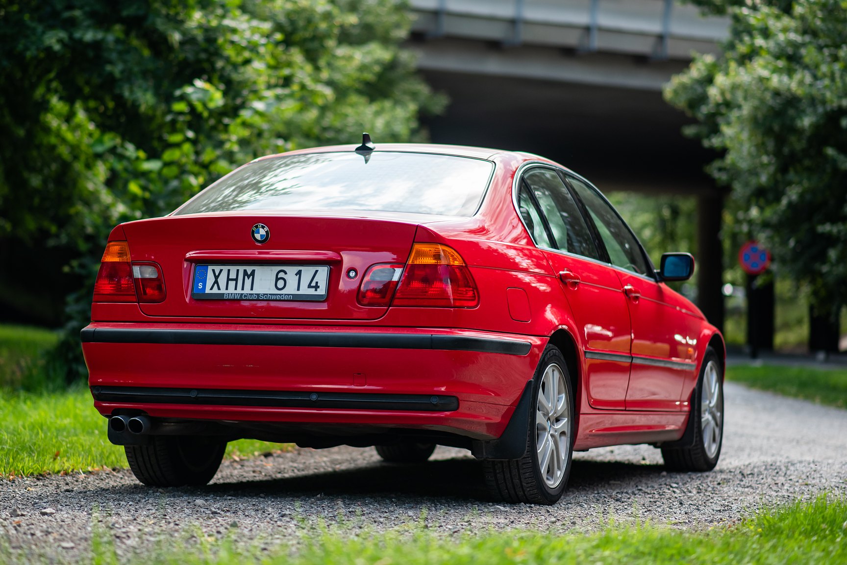 Exterior image of 2001 BMW 330Xi