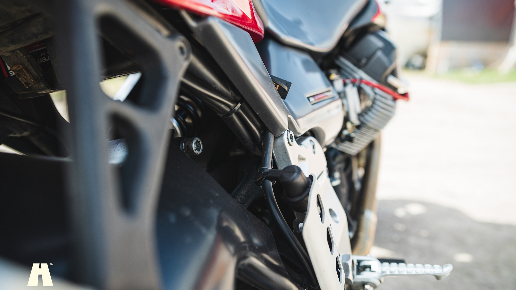 Image of 2002 Moto Guzzi V11 Le Mans (28) mechanics