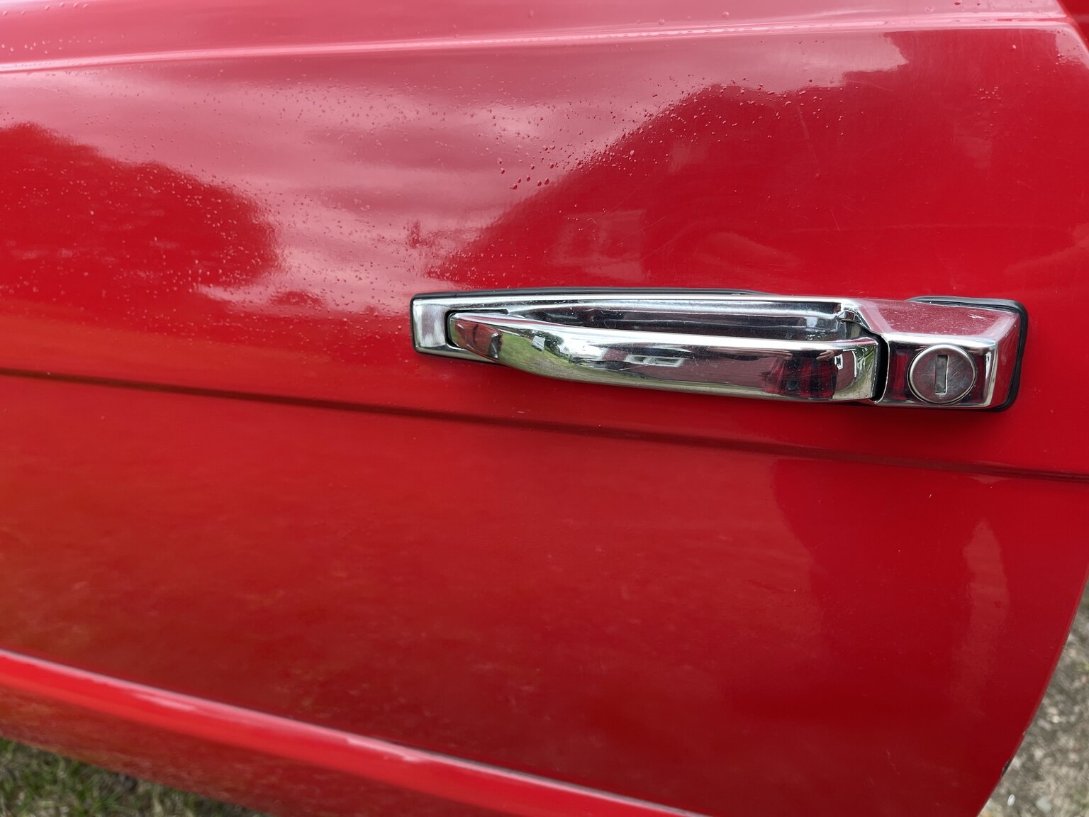 Aussenfoto 1973 Mercedes 350 SLC