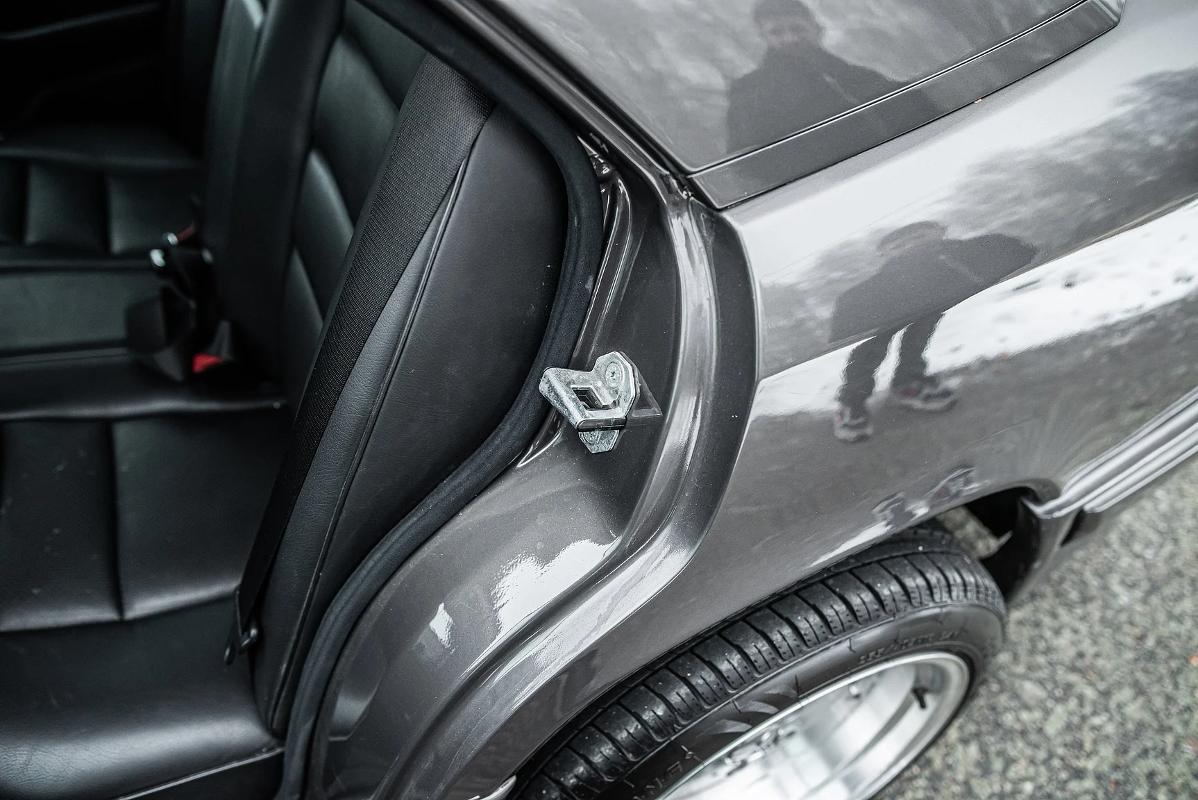 Interior image of 1993 Mercedes-Benz E 320 "AMG" (12)