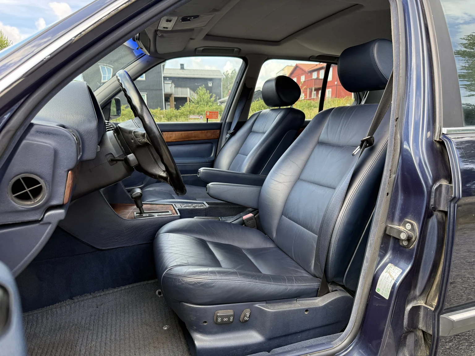 Innenraumfoto von 1990 BMW 750i (16)