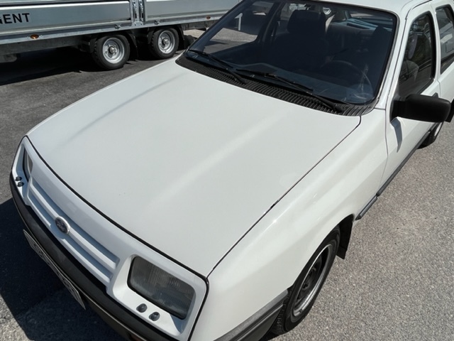 Exterior image of 1983 Ford Sierra