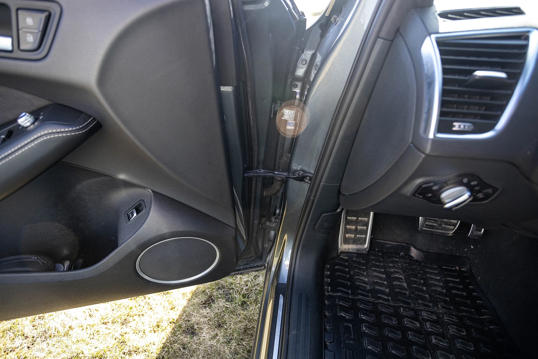 Innenraumfoto von 2017 Audi SQ 5 Plus TDI (4)