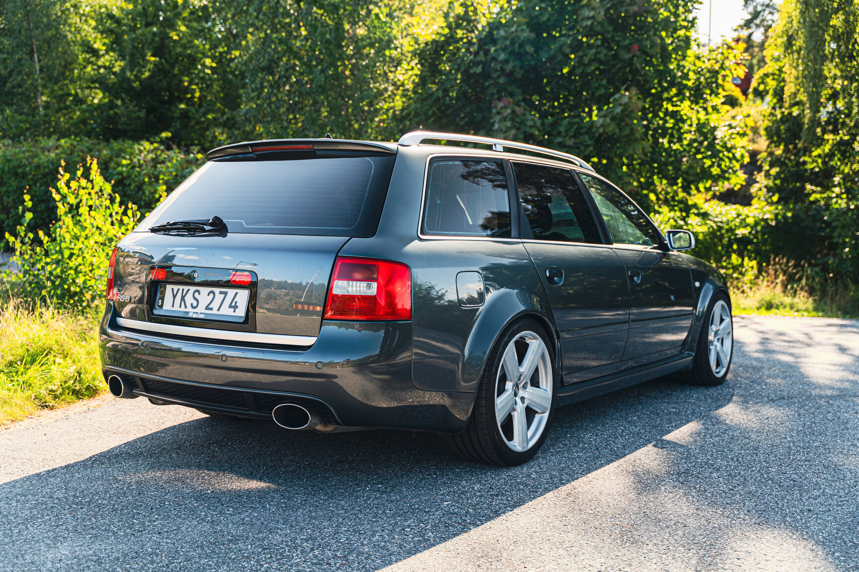 Exteriörbild på 2003  Audi RS6 C5