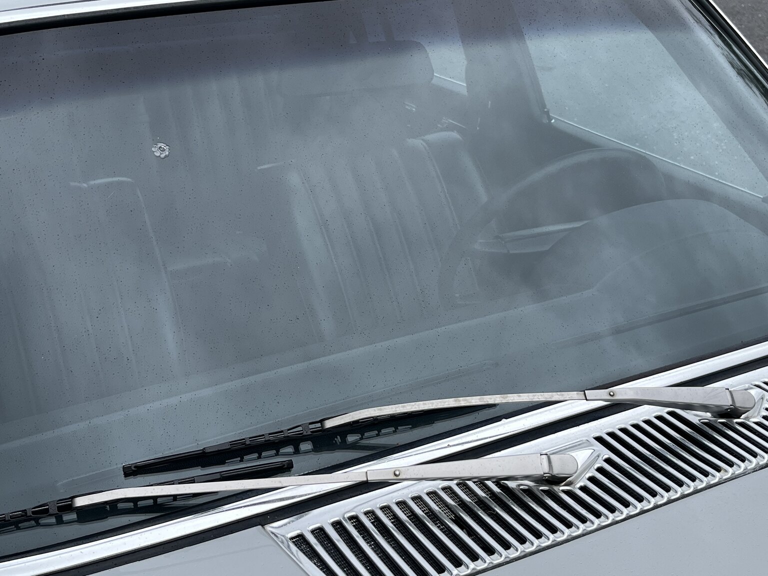 Exteriörbild på 1975 Mercedes-Benz 280 SE