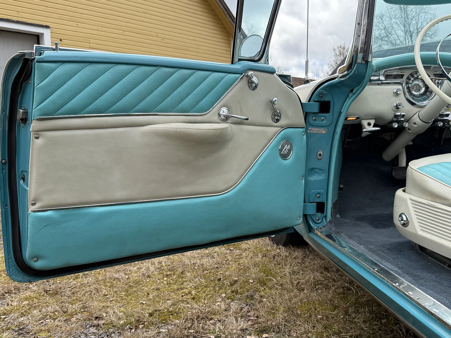 Innenraumfoto von 1955 Oldsmobile Super 88 (32)