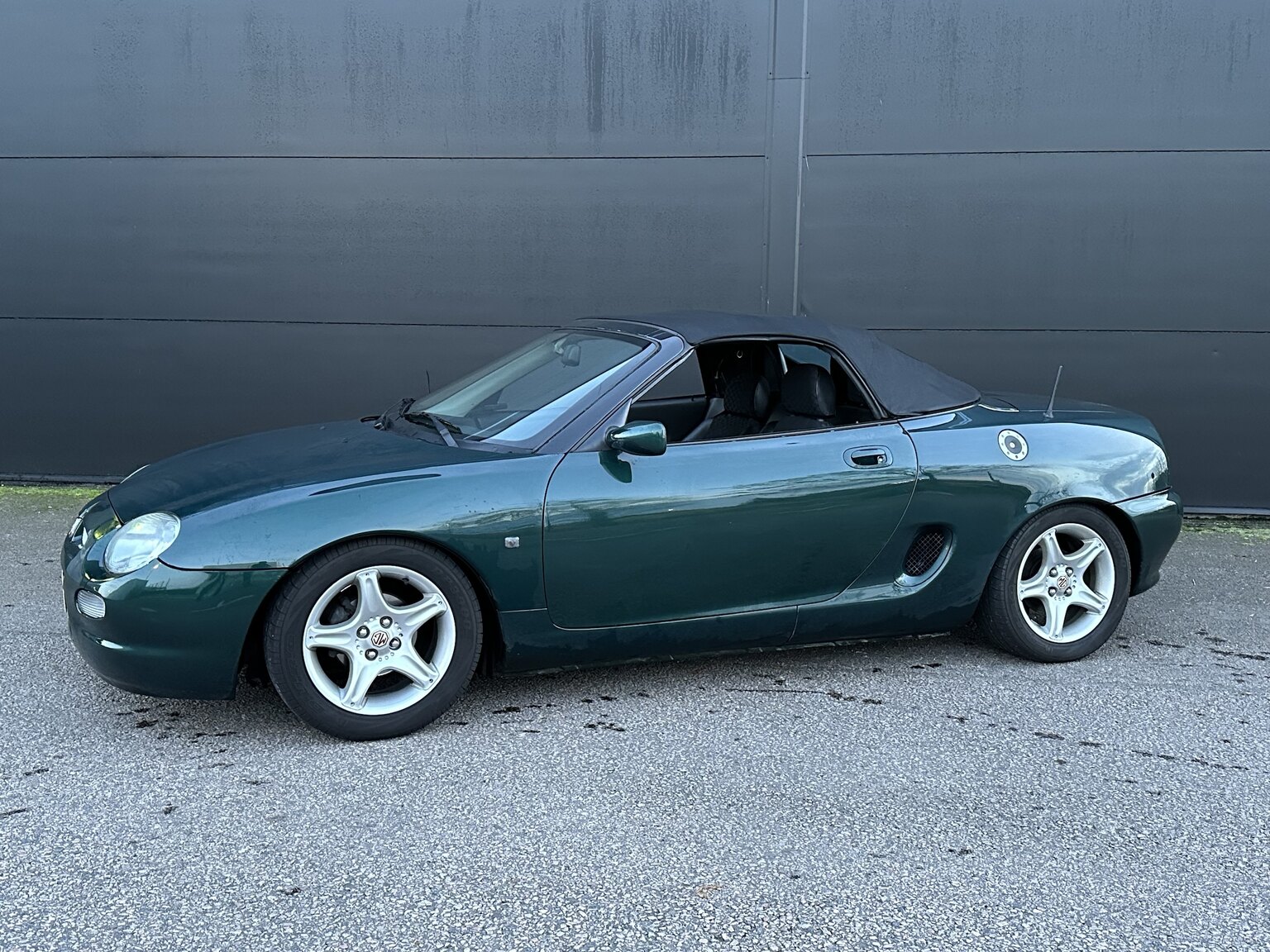Exteriörbild på 1996 MG F Roadster