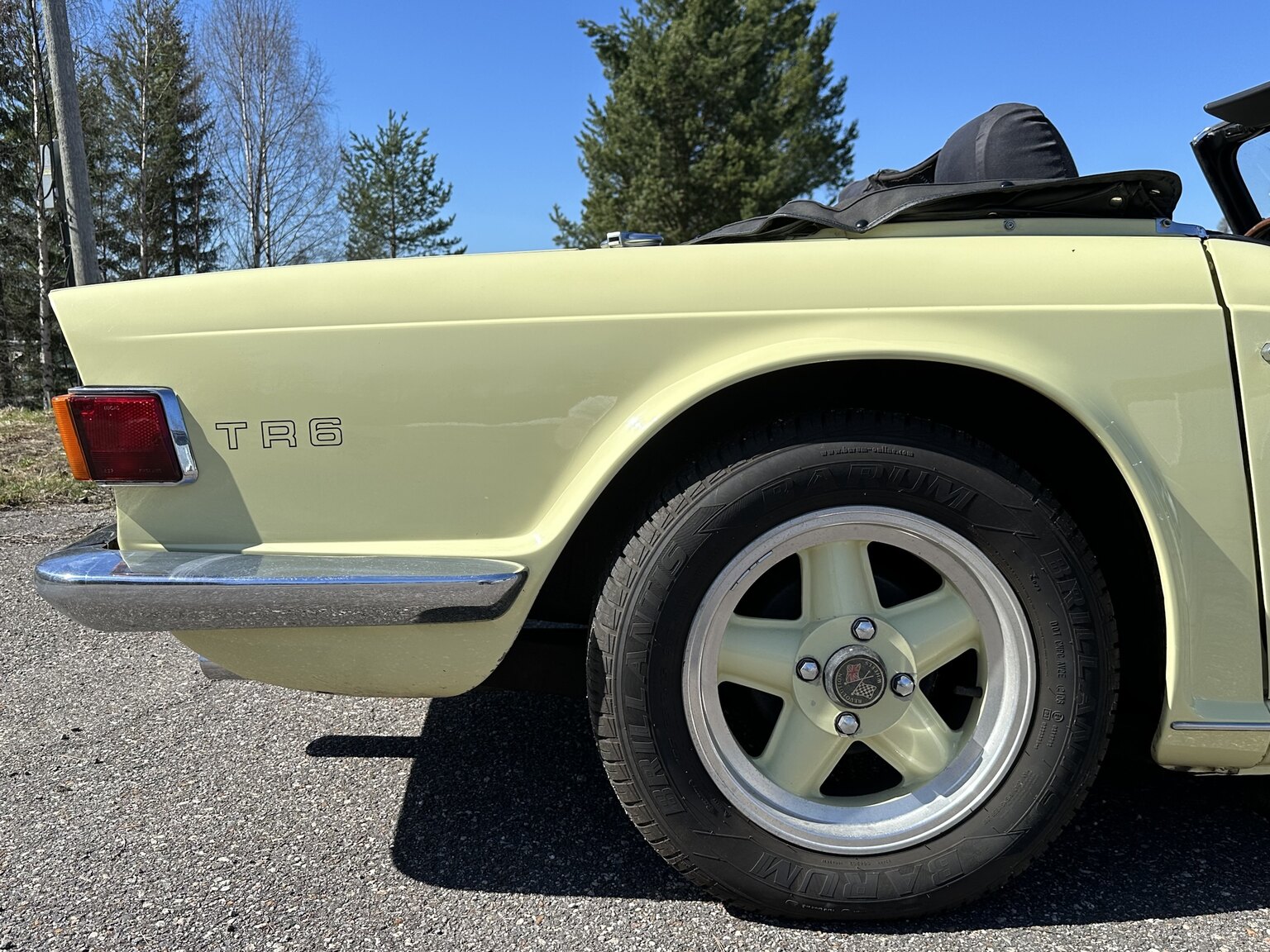 Exteriörbild på 1971 Triumph TR6 (58)