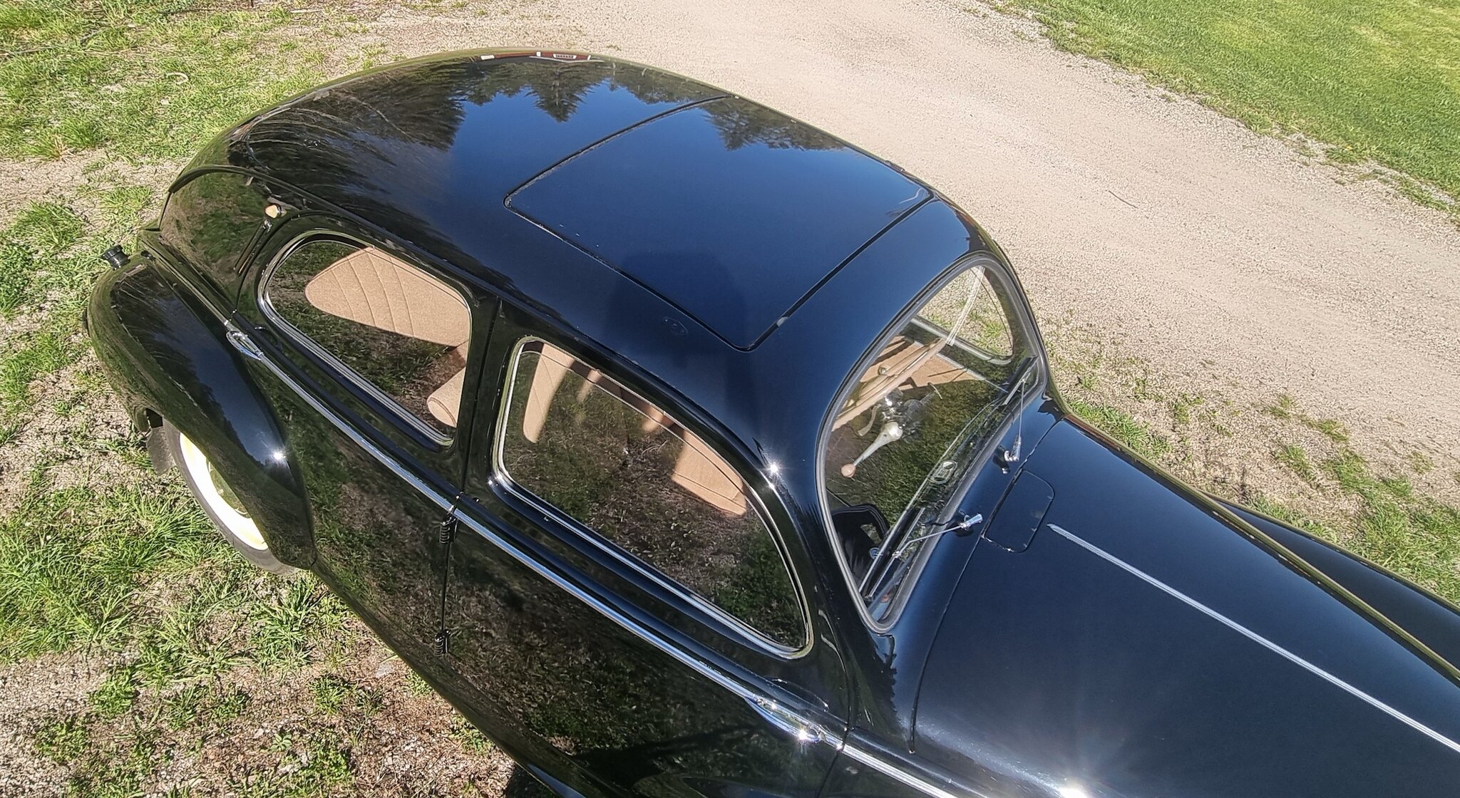 Exterior image of 1951 Peugeot 203 De Luxe