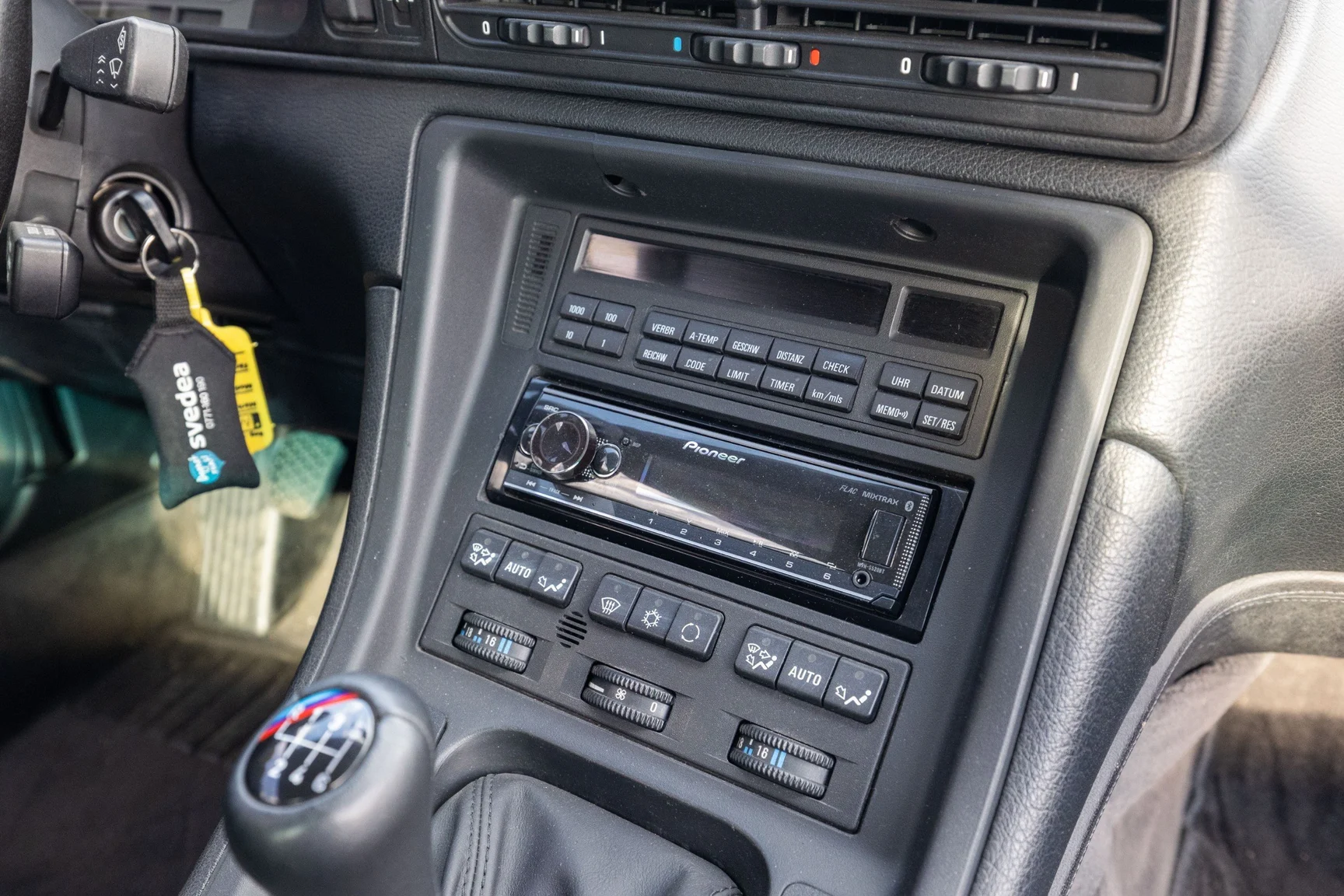 Innenraumfoto von 1991 BMW 850i (33)