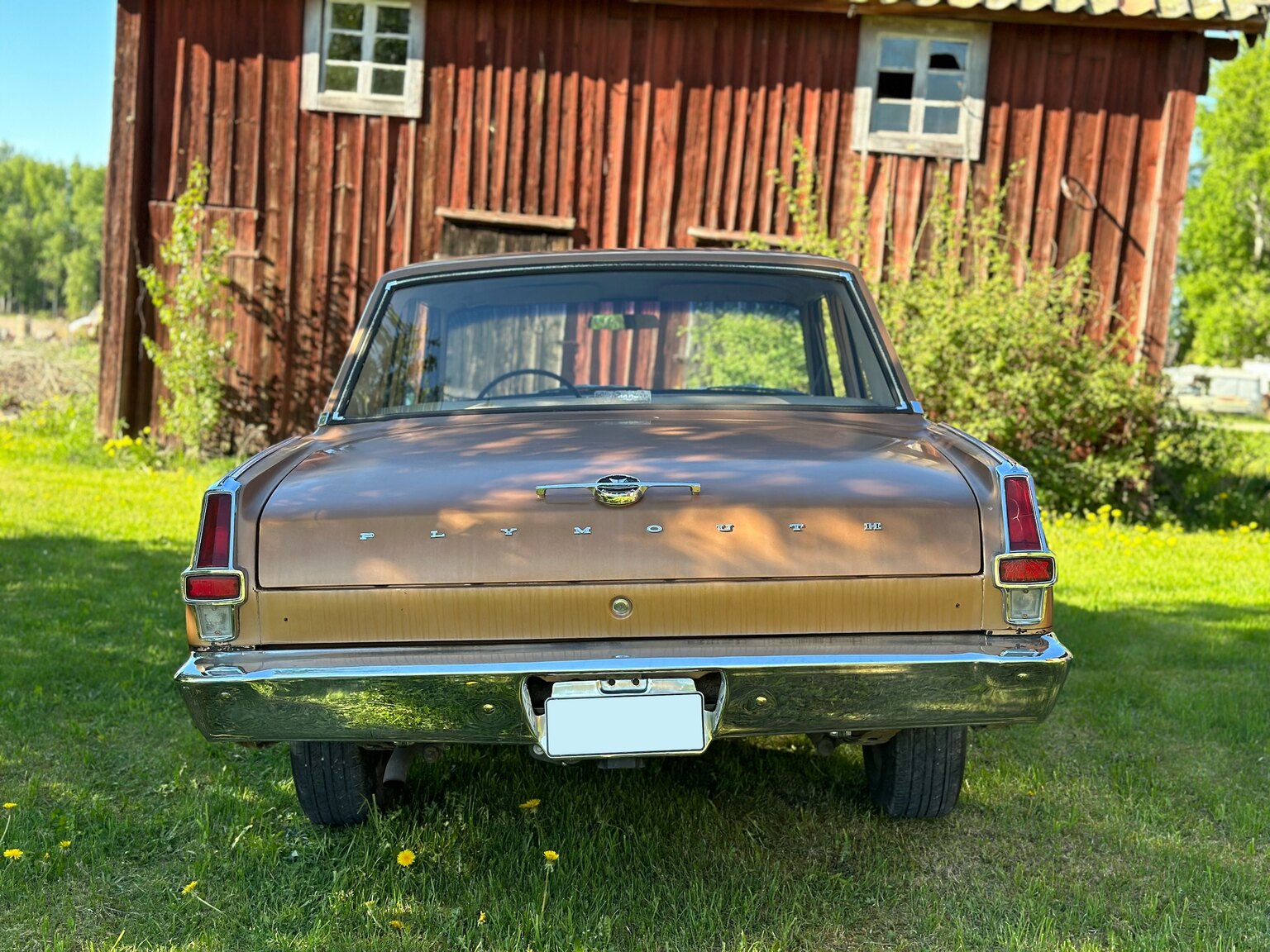 Exteriörbild på 1966 Plymouth Valiant 100 2-door Sedan